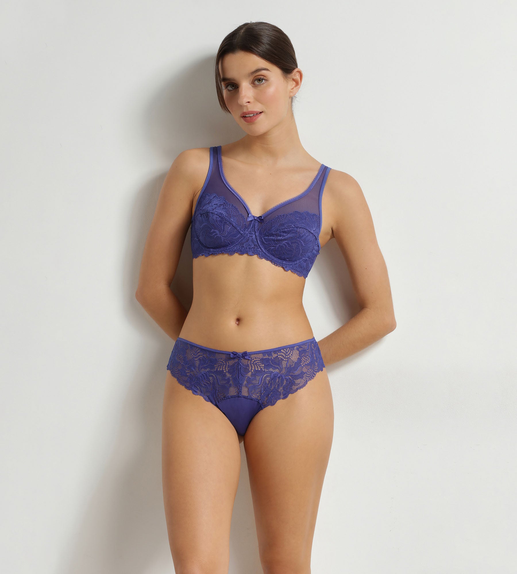 dim-generous-essentiel-culotte-femme-microfibre-dentelle-bleu-capitaine image 3