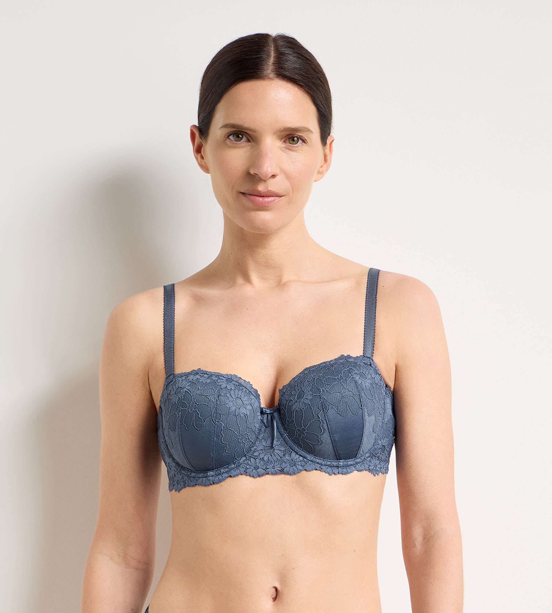 dim-slow-days-fresh-vibes-soutien-gorge-balconnet-padd-poudre-bleue image 1