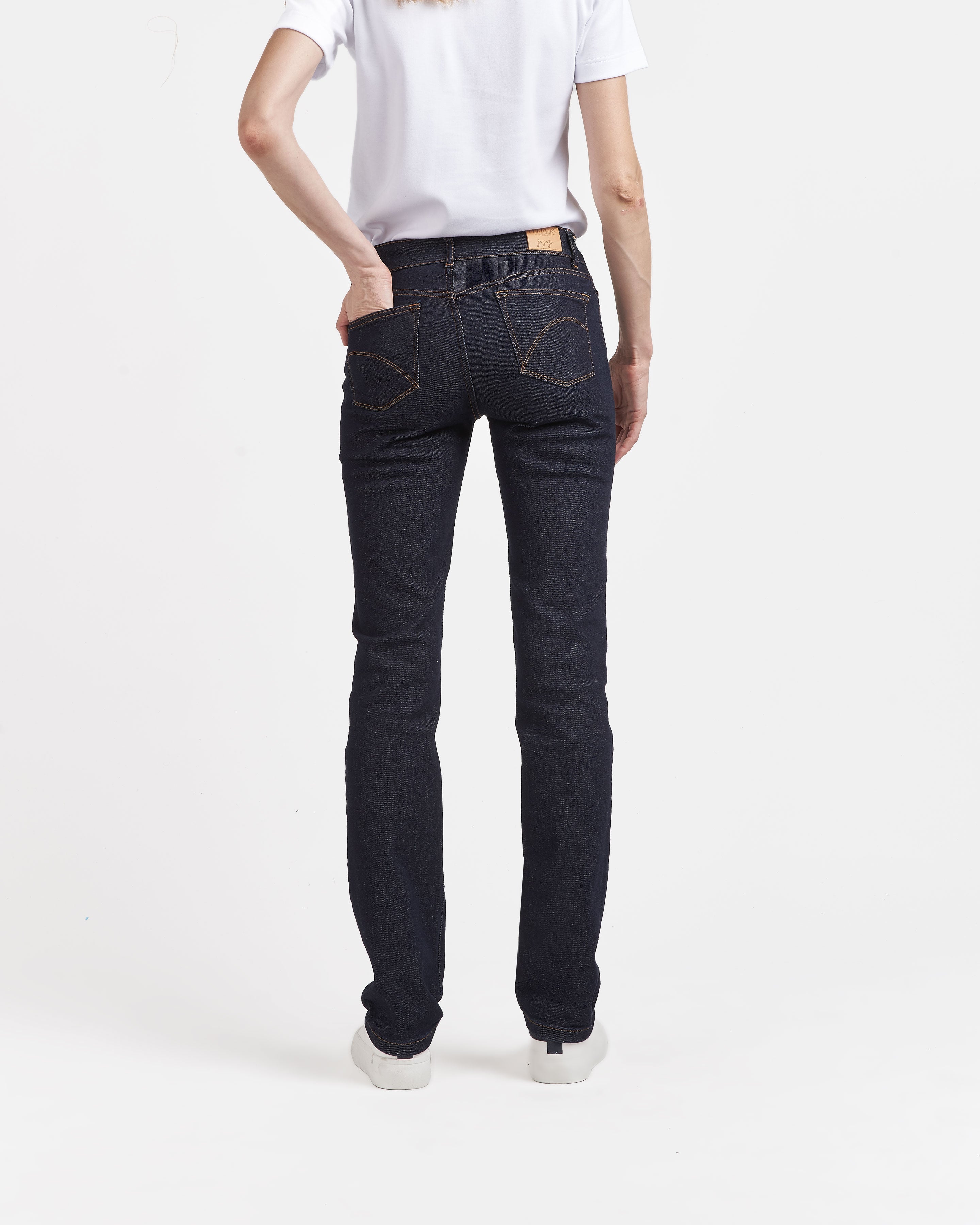 atelier-tuffery-augusta-jean-femme-droit-ajust-brut-taille-semi-haute image 4