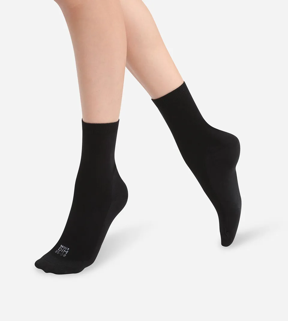 dim-ultra-resist-lot-de-2-paires-de-chaussettes-femme-renforc-es-noir image 1