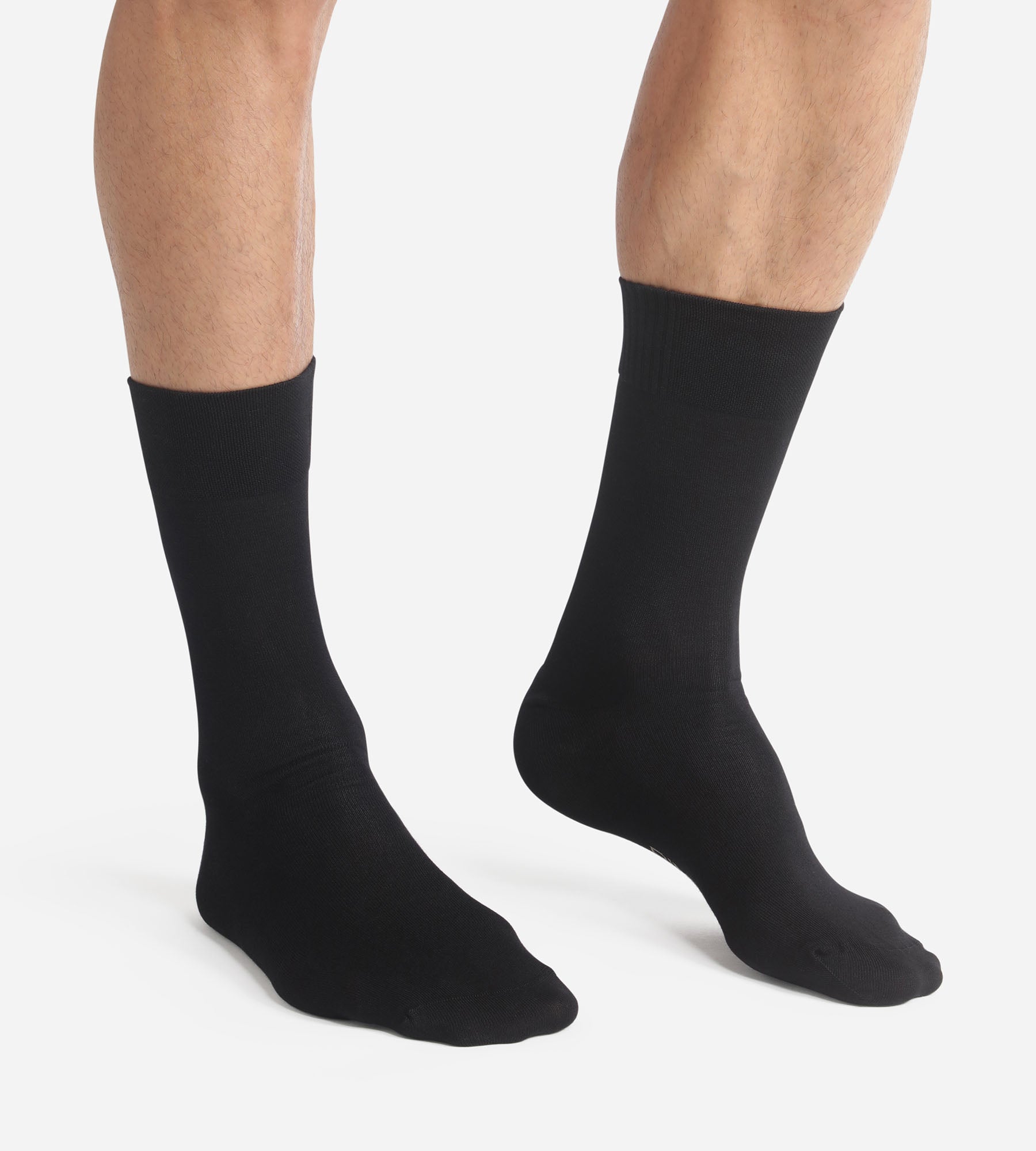 dim-lot-de-2-paires-chaussettes-homme-noir-bambou-maille-fine image 1