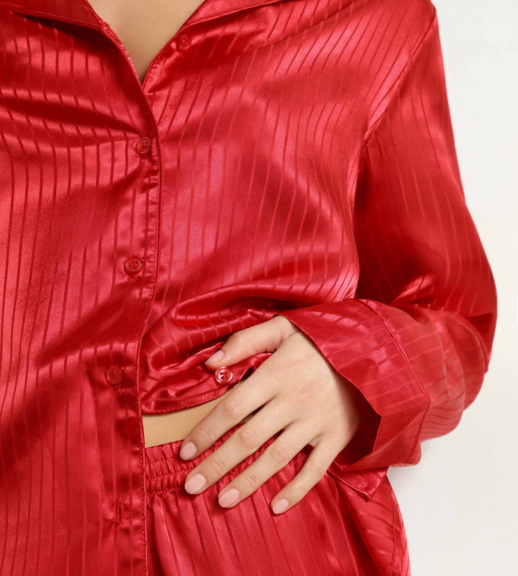 dim-don-t-disturb-ensemble-pyjama-femme-satin-rouge-pantalon image 4