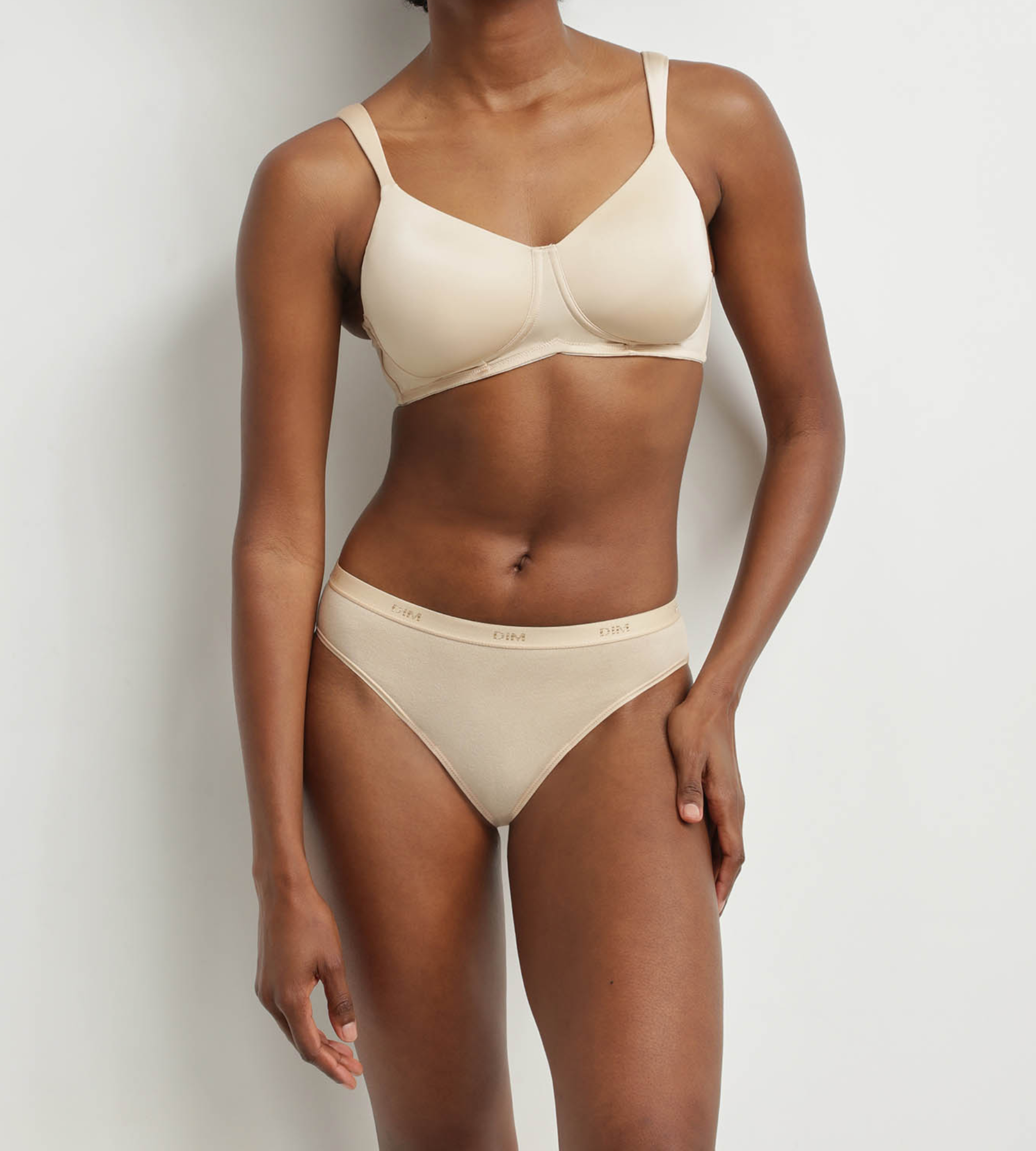 dim-soutien-gorge-post-op-ratoire-microfibre-nude-sans-armature image 1