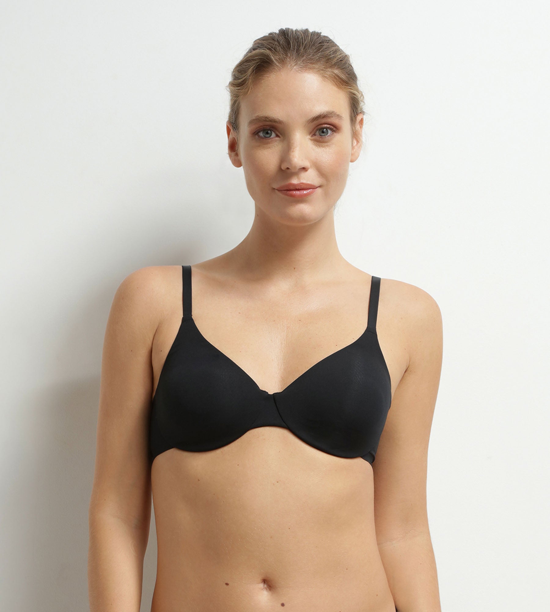 dim-invisible-soutien-gorge-armatures-en-microfibre-noir image 1