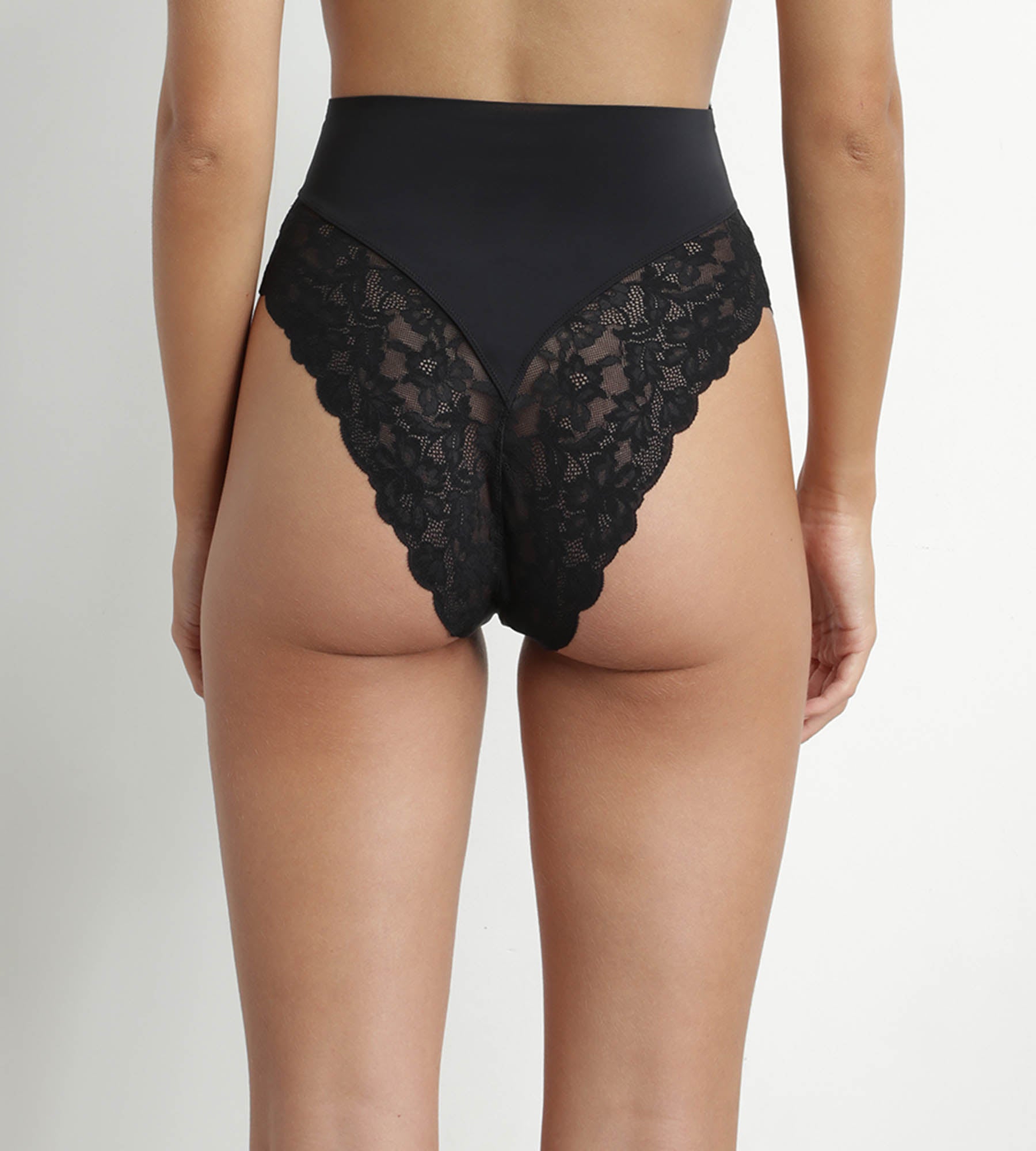 dim-silhouette-elegance-string-galbant-taille-haute-noir-microfibre-dentelle image 2