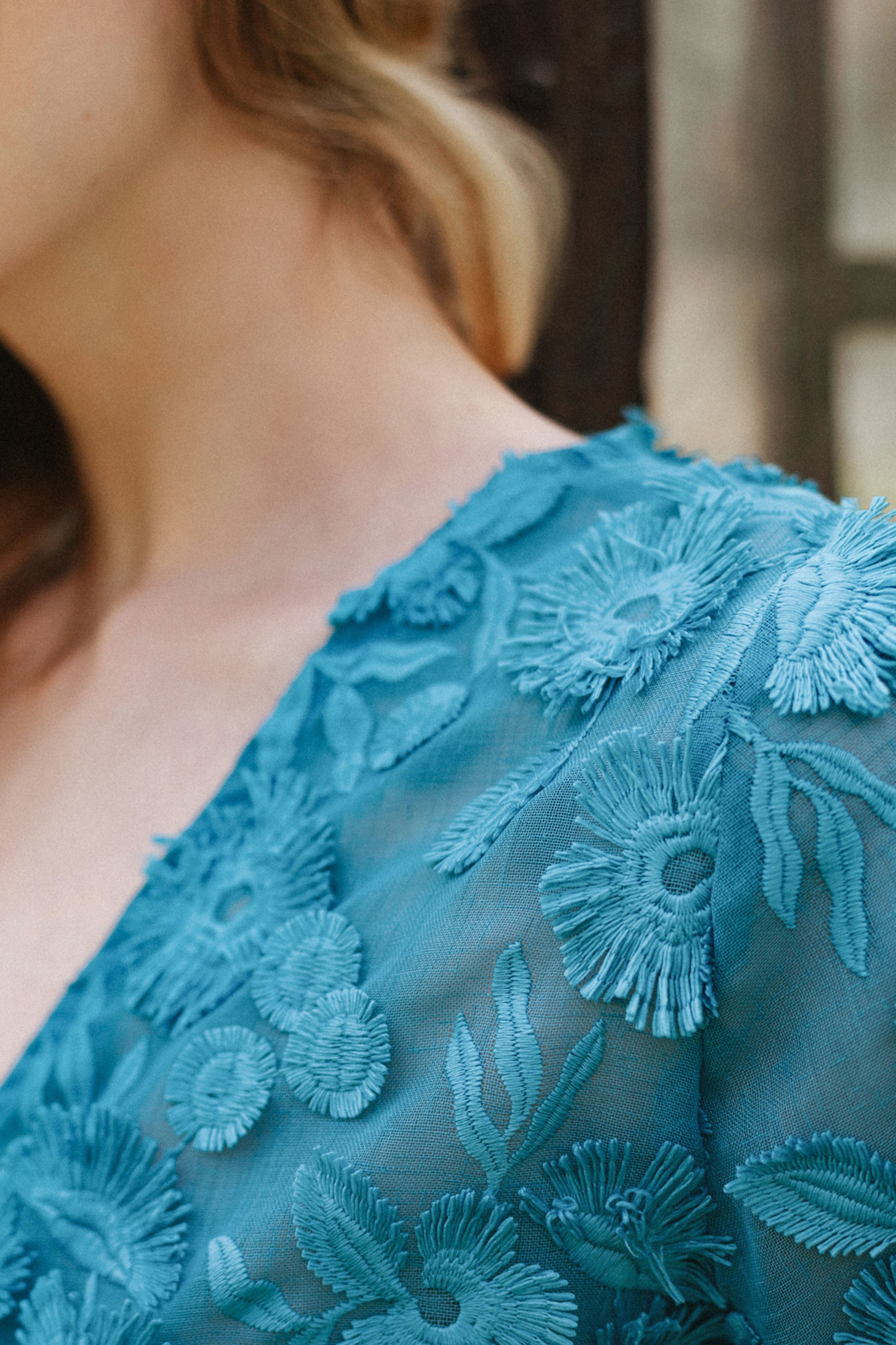 cadolle-eloise-peignoir-en-lin-bleu image 7