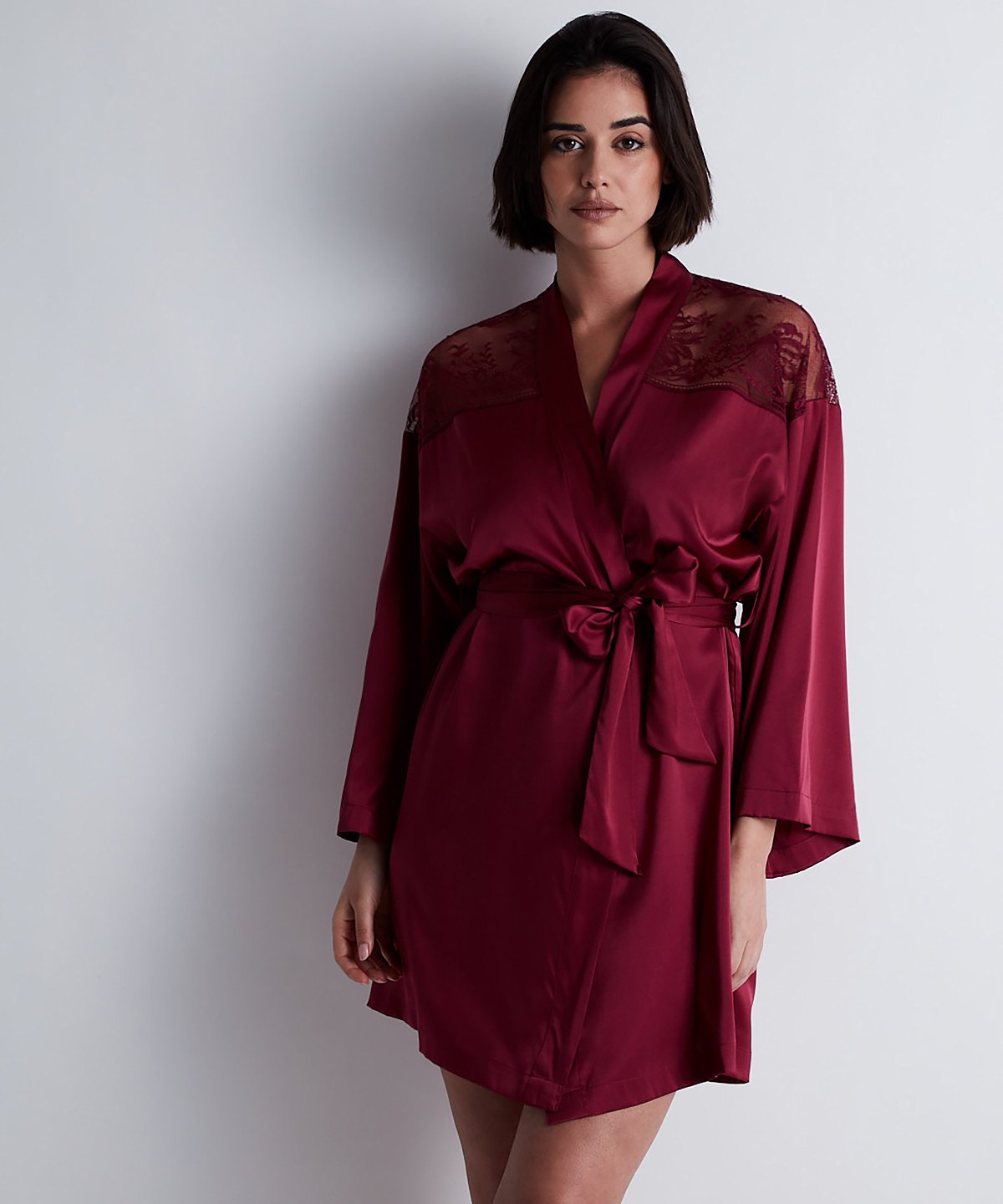 aubade-midnight-whisper-kimono-crimson-red image 2