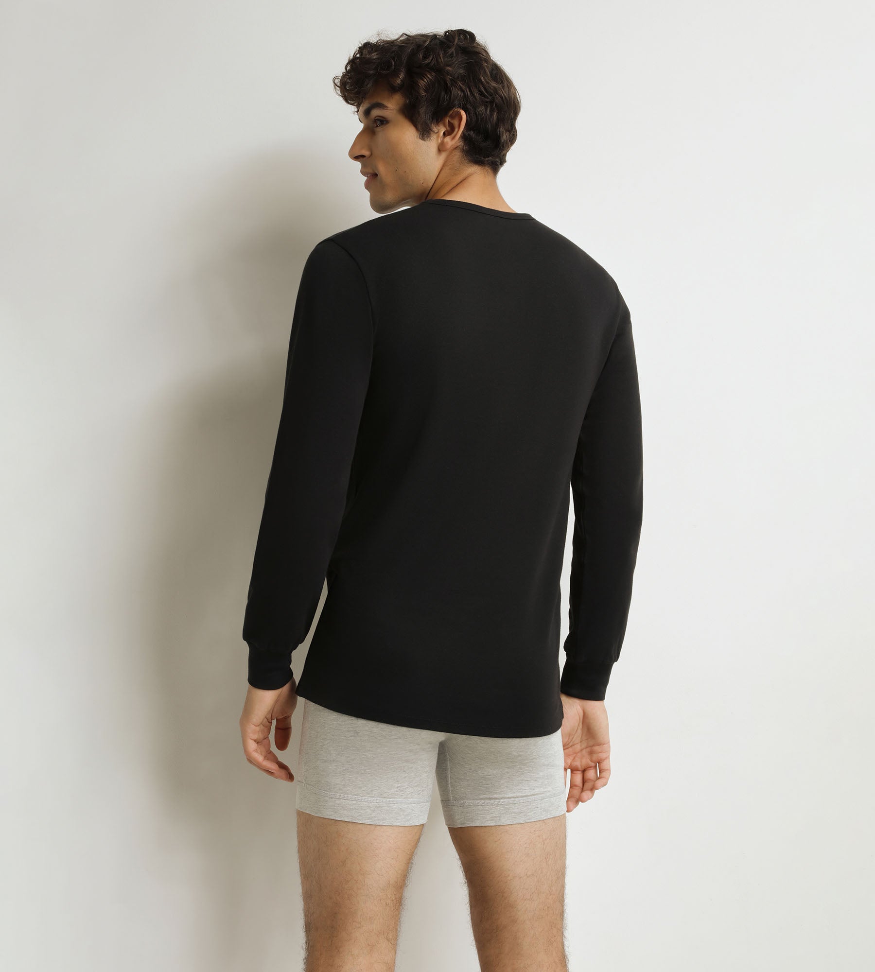 dim-thermal-t-shirt-thermique-homme-coton-noir-manches-longues image 2