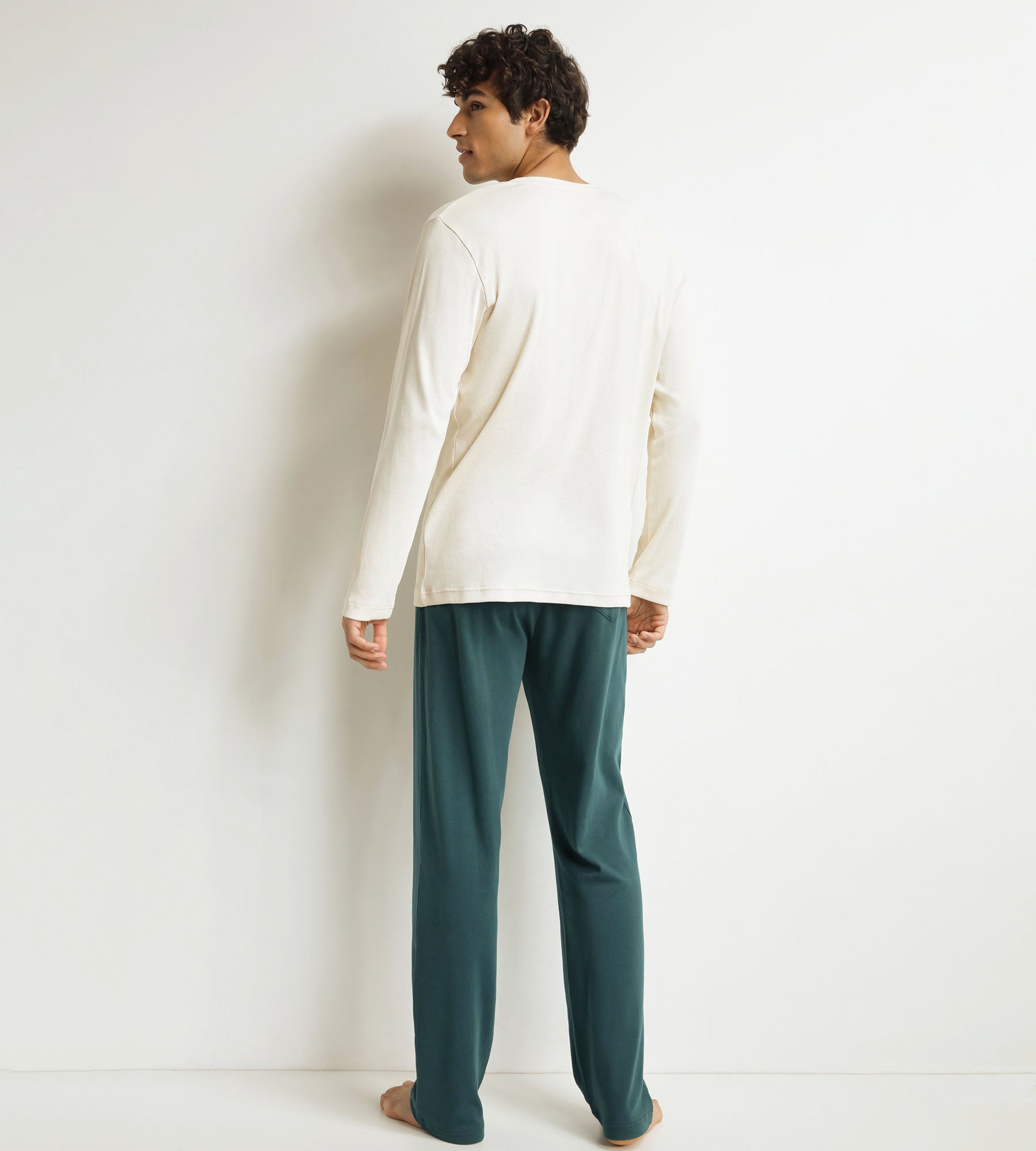 dim-warm-ensemble-pyjama-pantalon-homme-ivoire-vert image 2