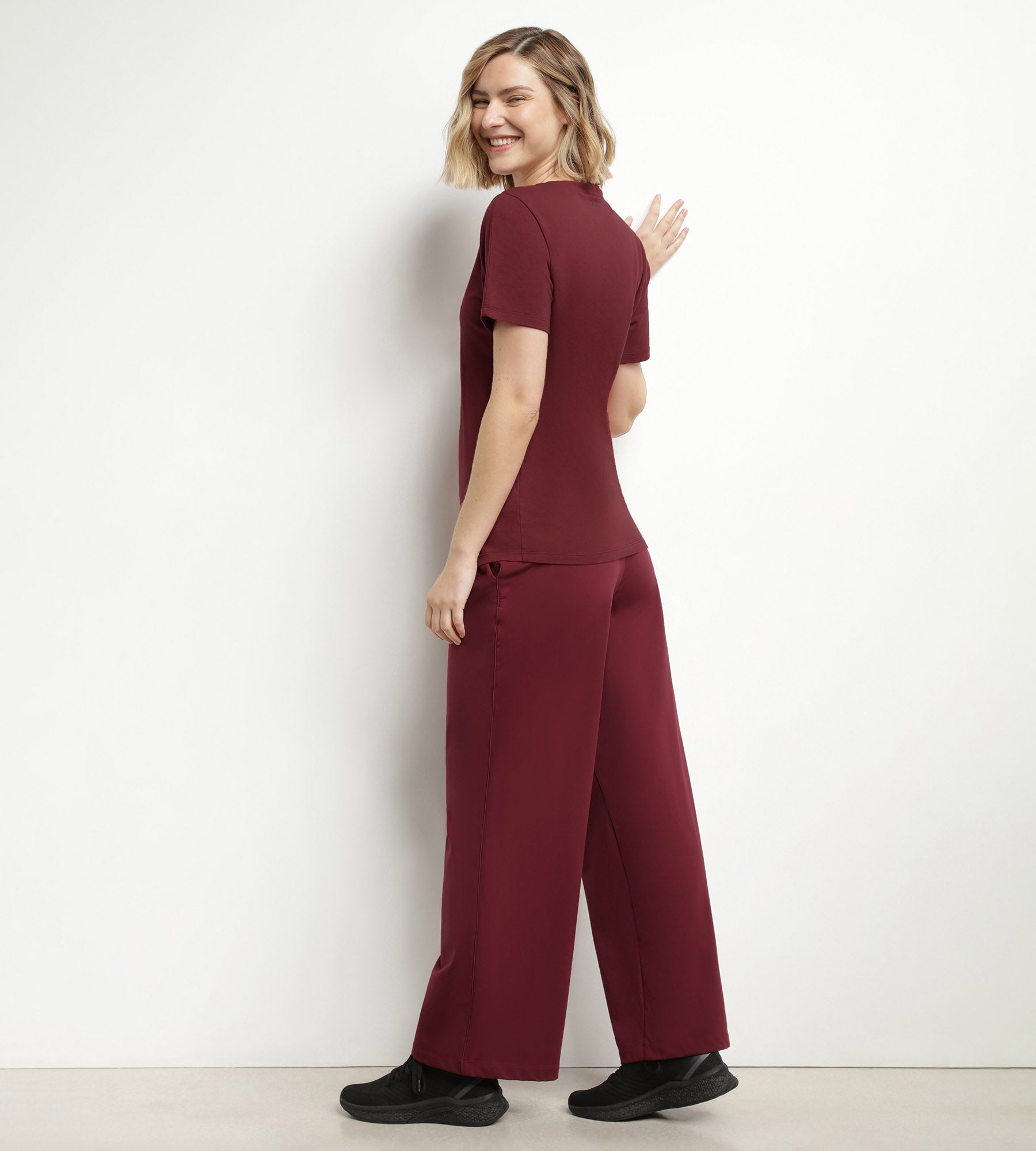 dim-move-t-shirt-de-sport-femme-thermor-gulateur-bordeaux image 4