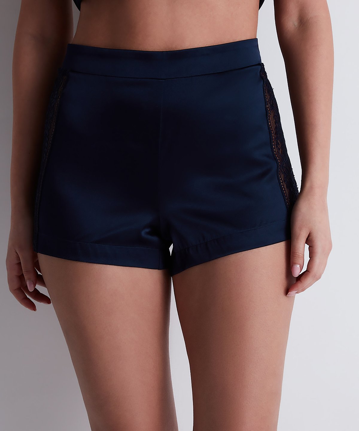 aubade-midnight-whisper-shorty-evening-blue-shorty-en-soie-stretch-et-dentelle image 2