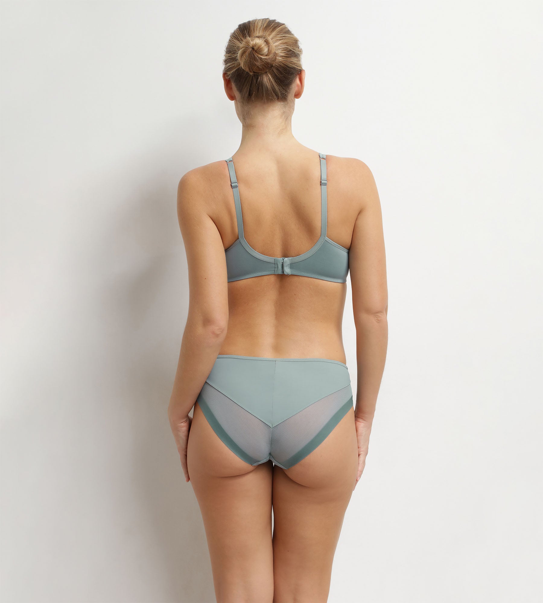 dim-generous-culotte-femme-microfibre-tulle-sauge-p-le image 4
