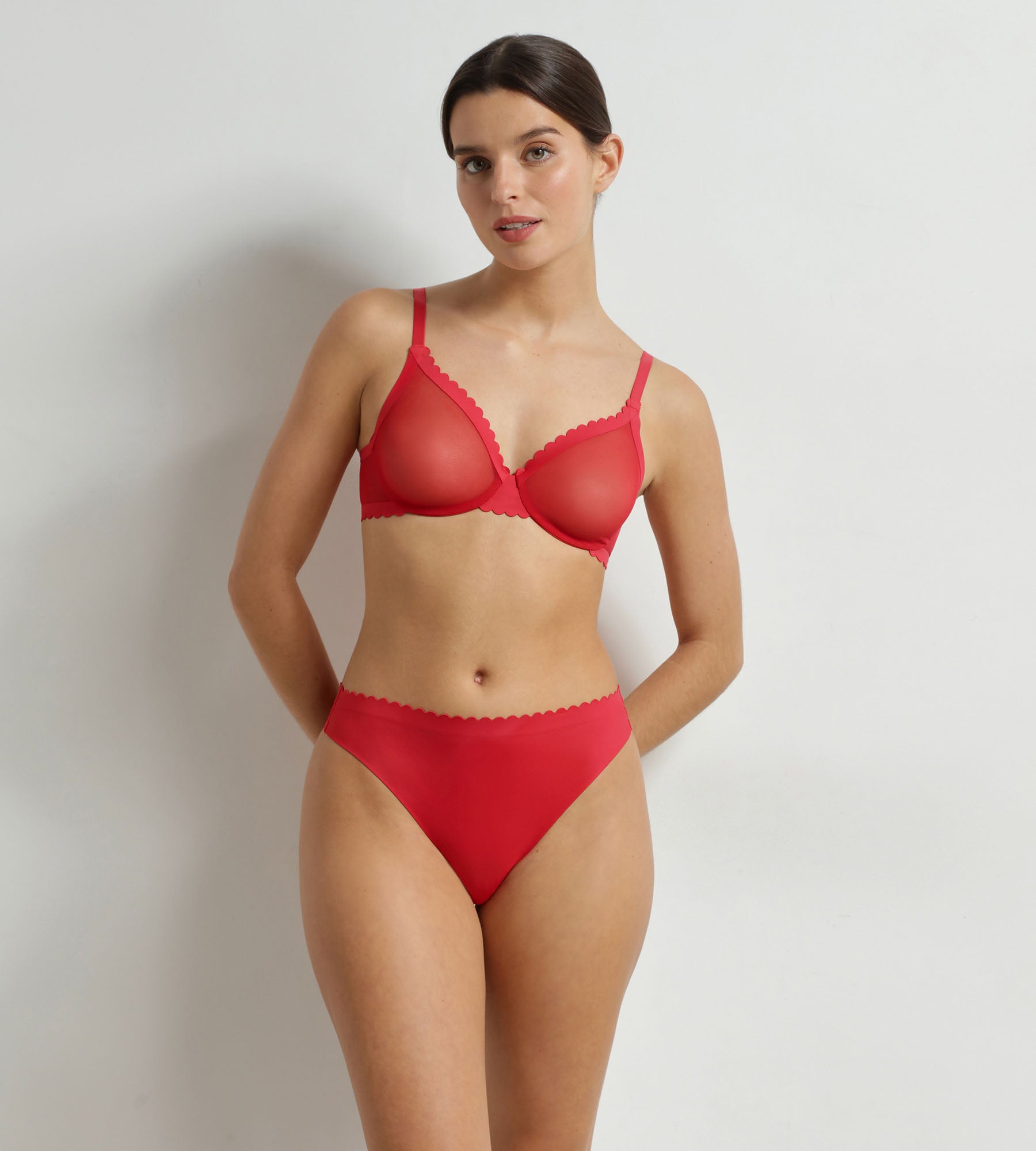 dim-body-touch-cheeky-soutien-gorge-corbeille-en-tulle-rouge-valentin image 4