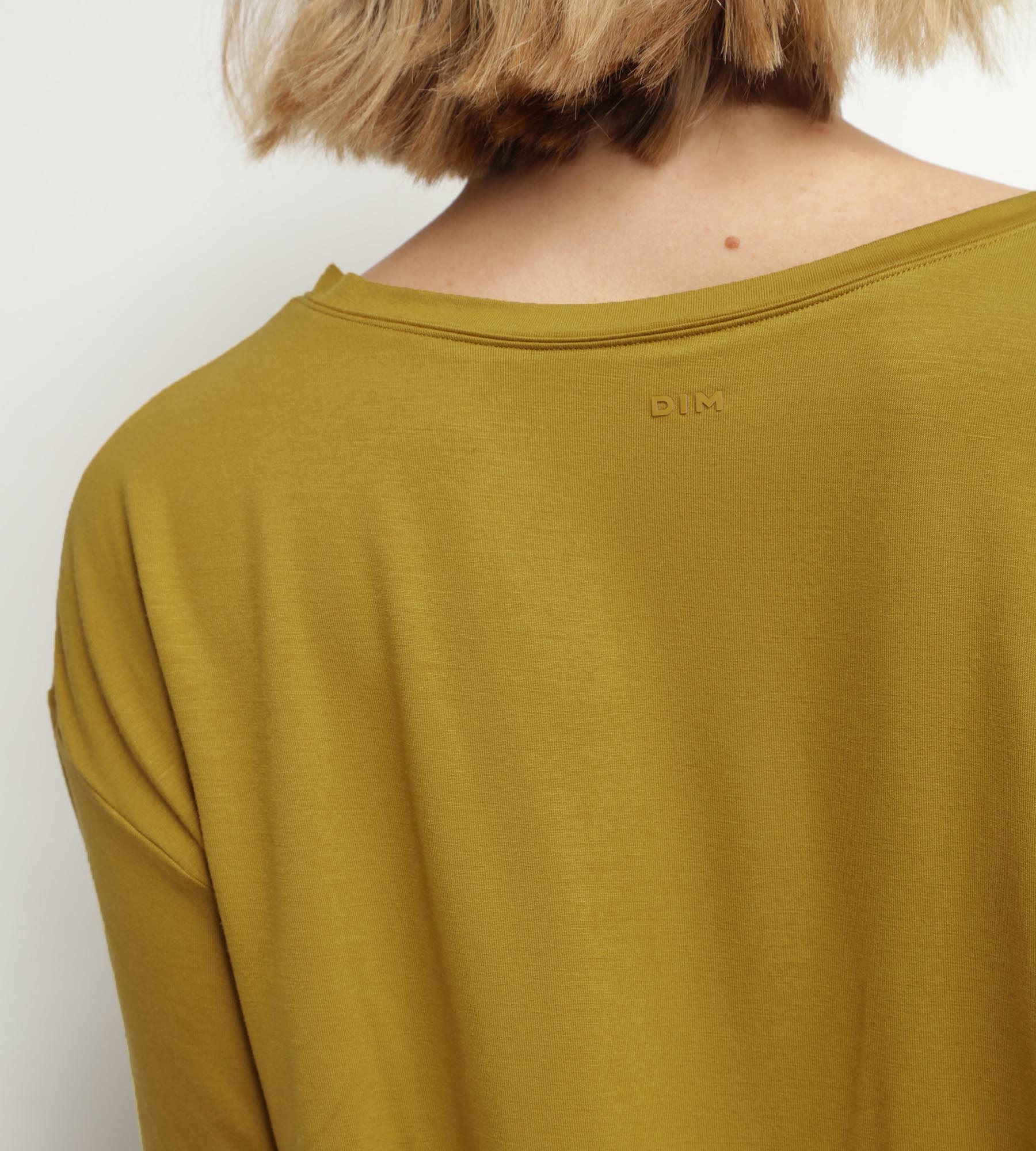 dim-move-t-shirt-de-sport-femme-viscose-vert-olive-dos-ouvert image 6