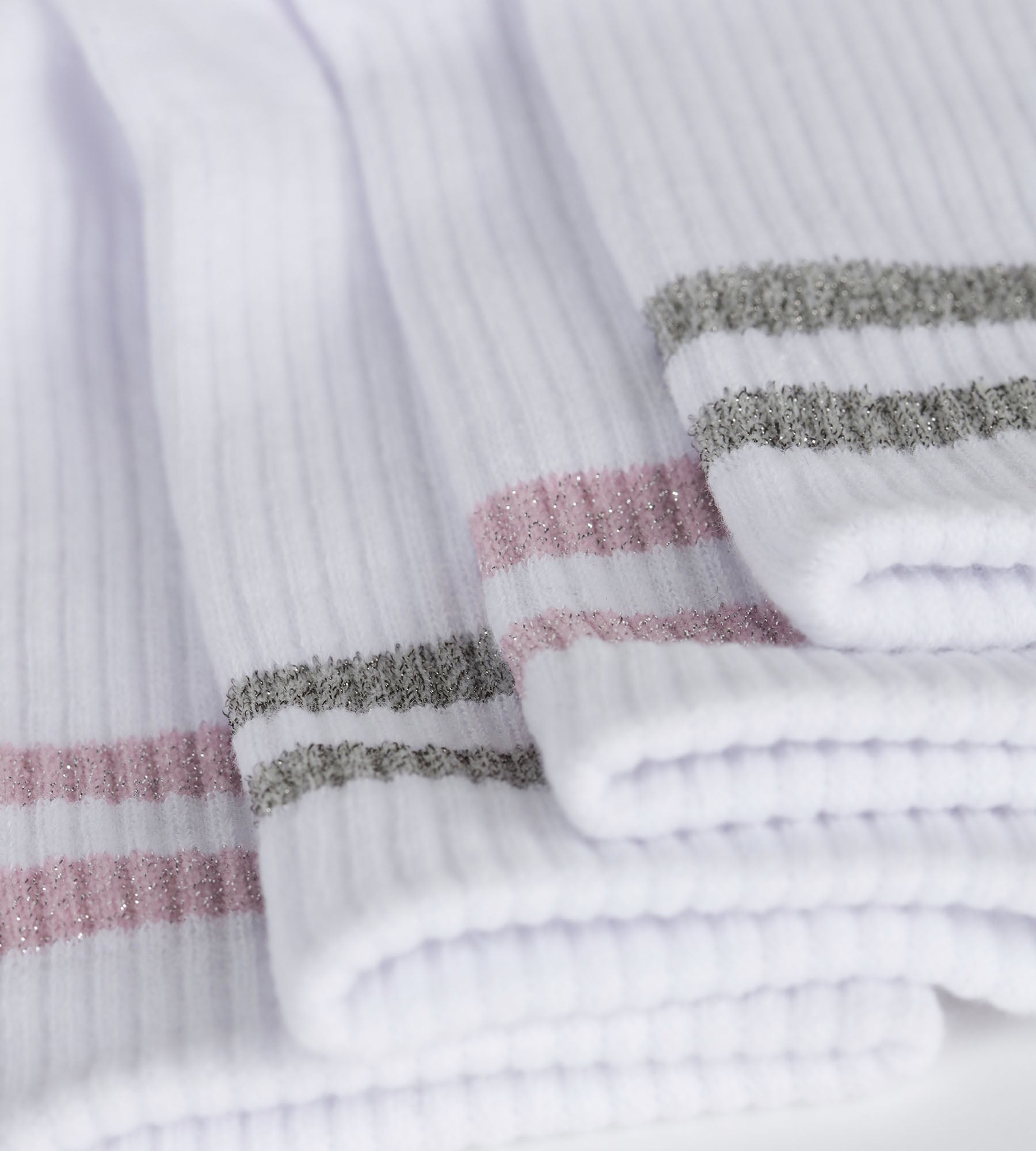 dim-mode-lot-2-paires-chaussettes-coton-blanc-lurex-rose-gris-femme image 3
