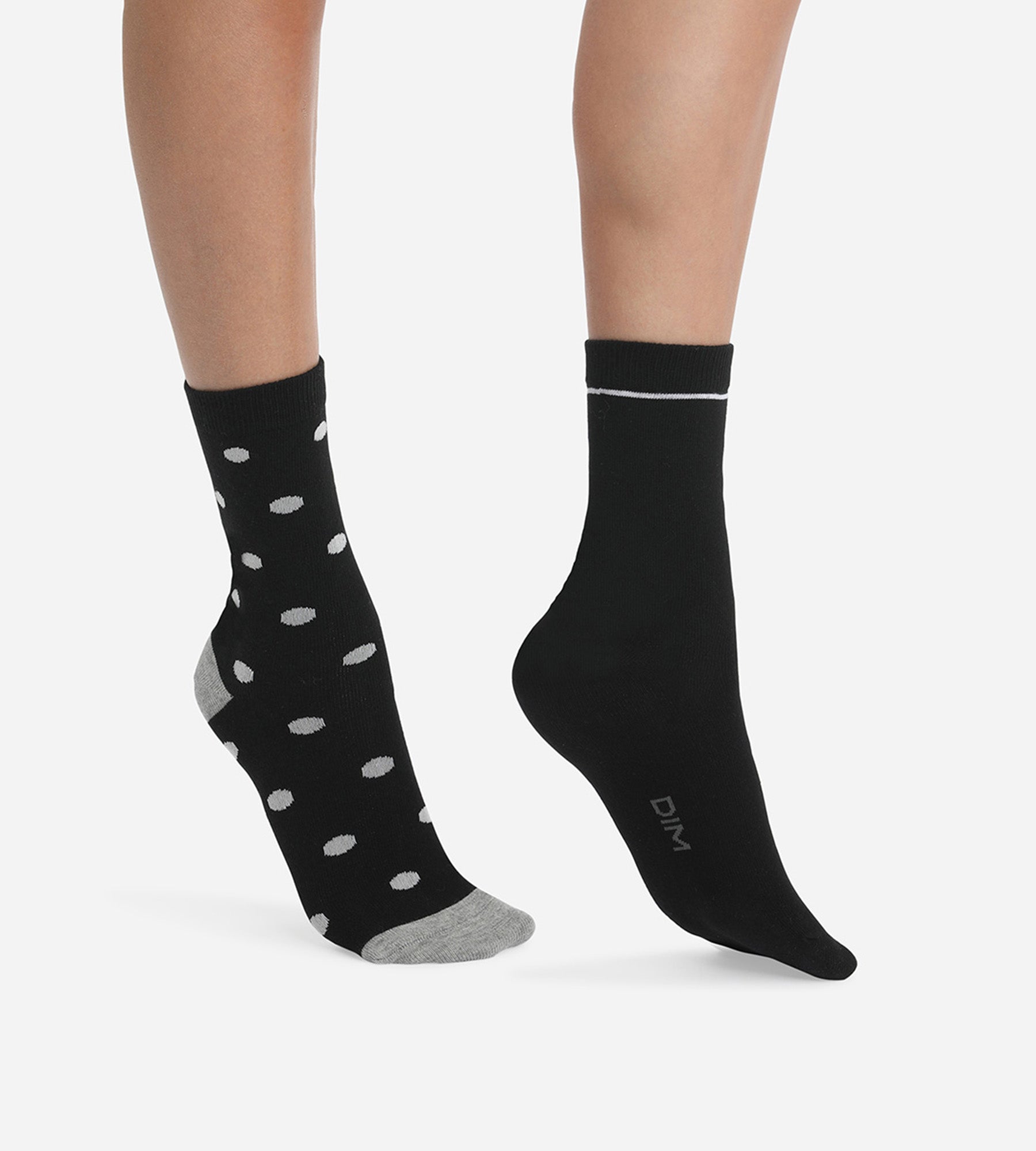 dim-lot-de-2-paires-chaussettes-femme-coton-style-noir-pois image 1