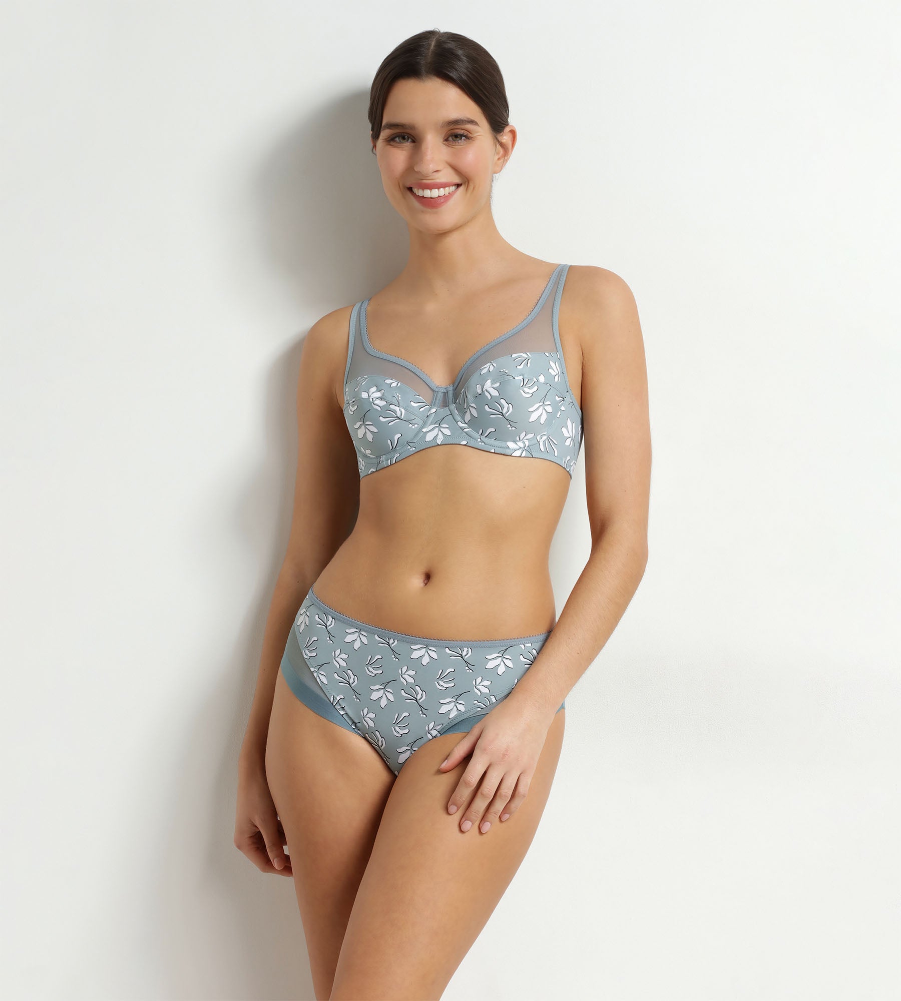 dim-generous-culotte-femme-microfibre-tulle-sauge-fleurie image 3