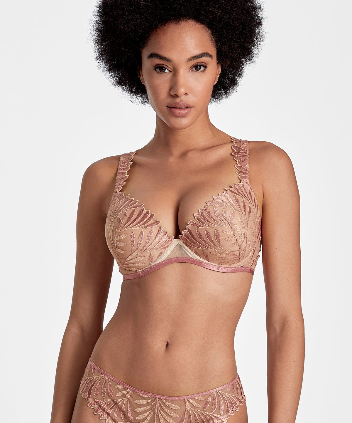 aubade-sensory-illusion-soutien-gorge-push-up-silk-rose image 3