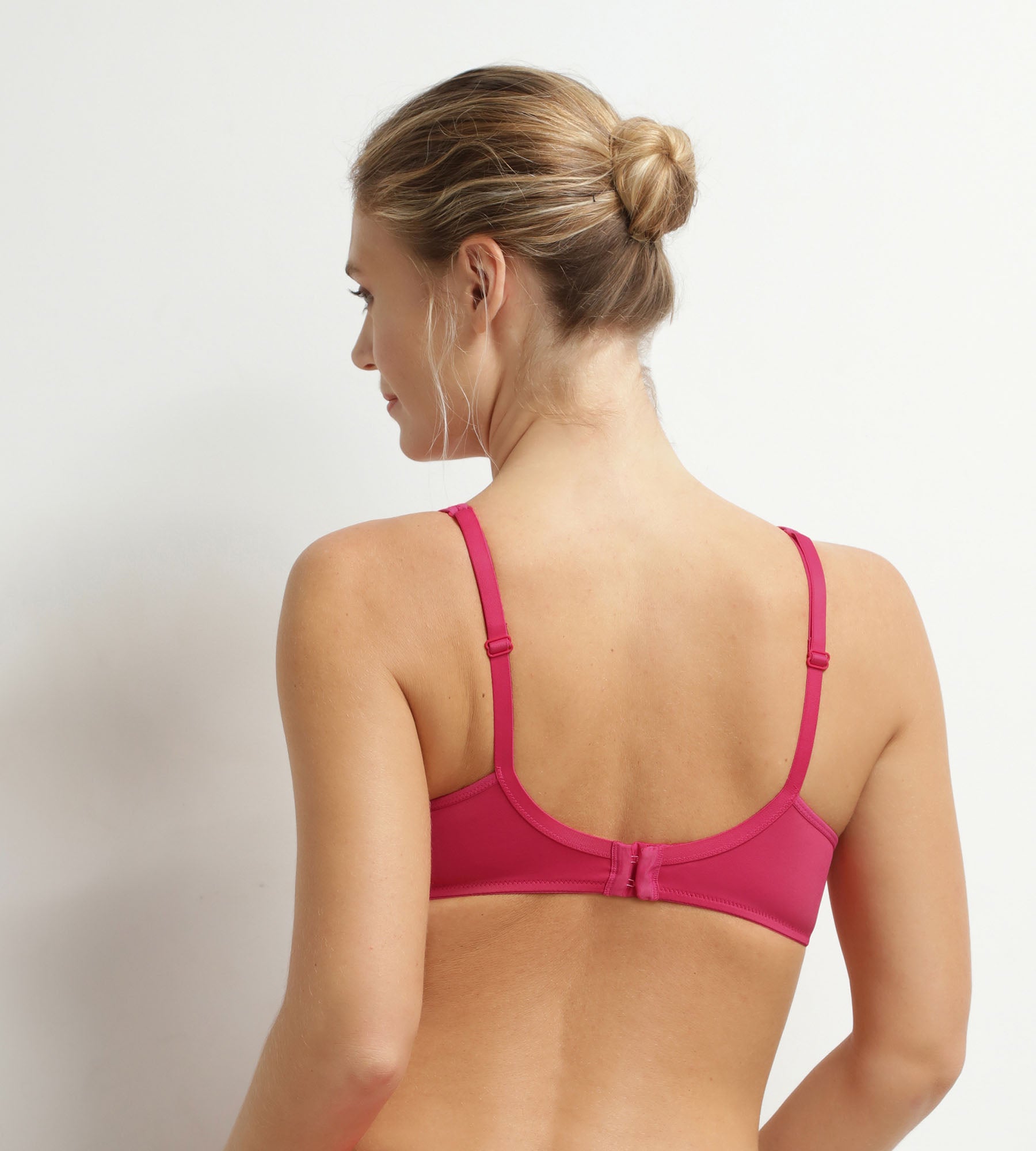 dim-generous-soutien-gorge-emboitant-a-armatures-framboise image 2
