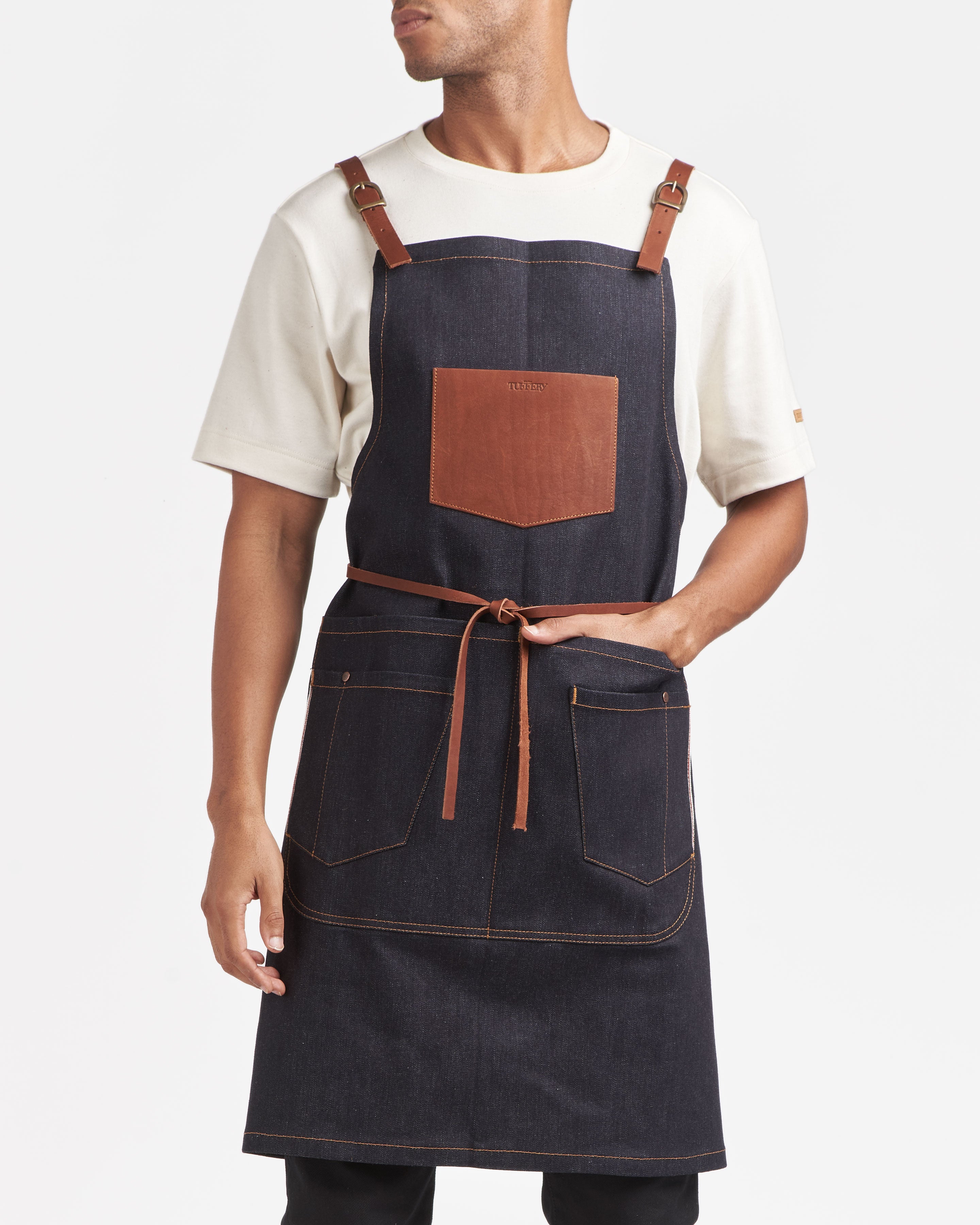 atelier-tuffery-tablier-long-en-jean-brut-selvedge-avec-poche-cuir image 2