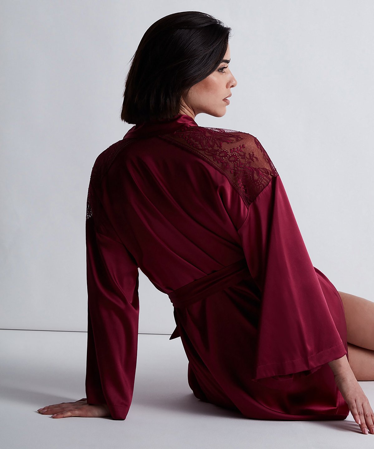 aubade-midnight-whisper-kimono-crimson-red image 3