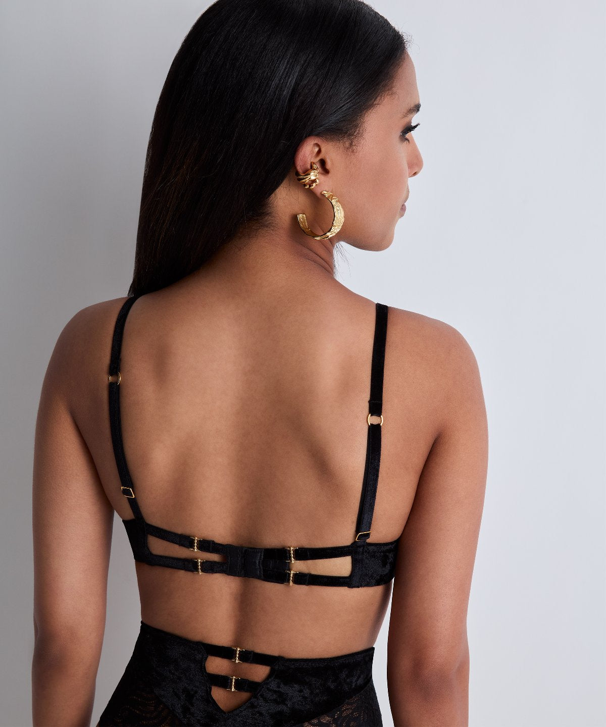 aubade-the-night-before-soutien-gorge-push-up-plunge-blackbird image 8
