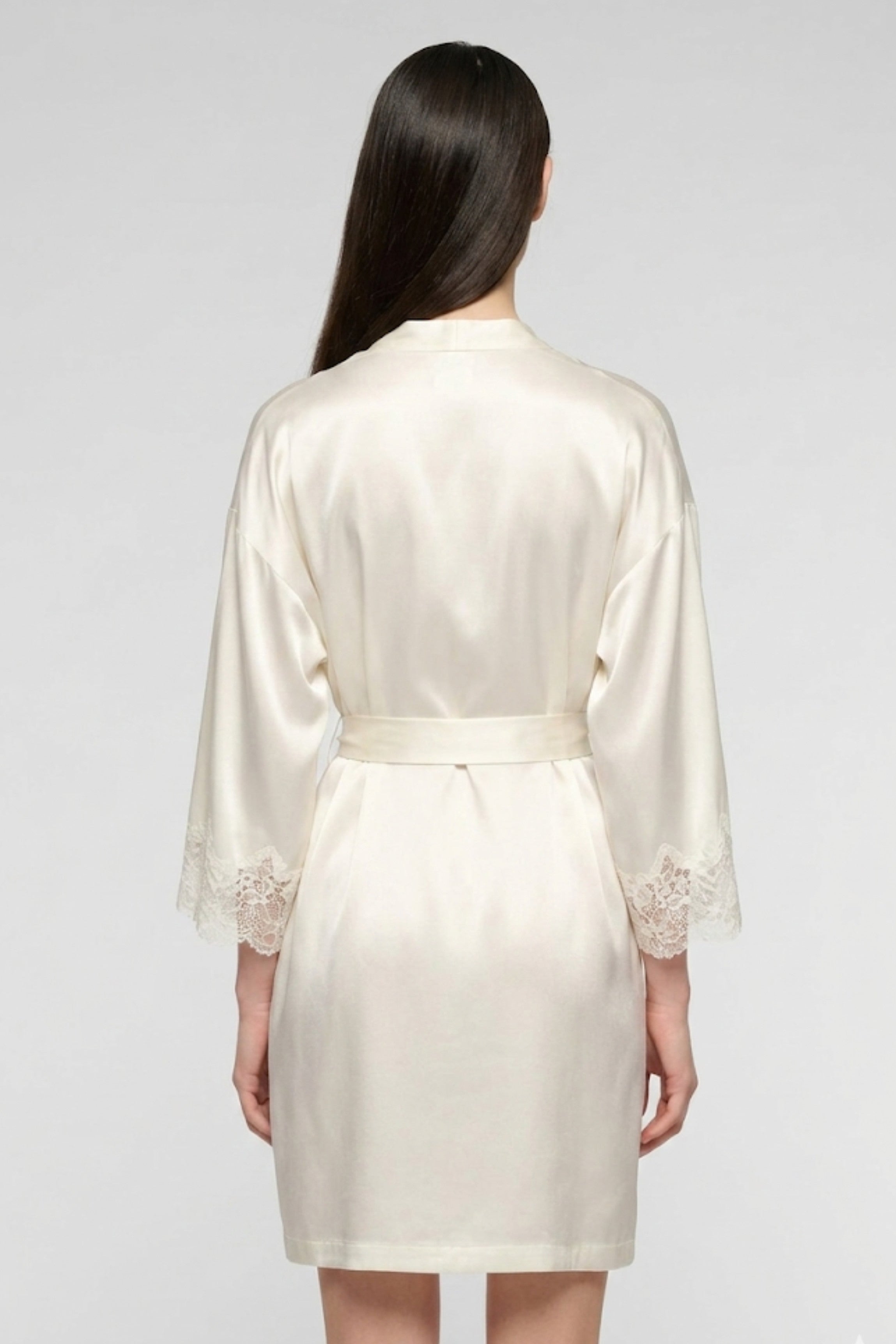 cadolle-eloise-peignoir-en-soie-ivoire-mariage image 2