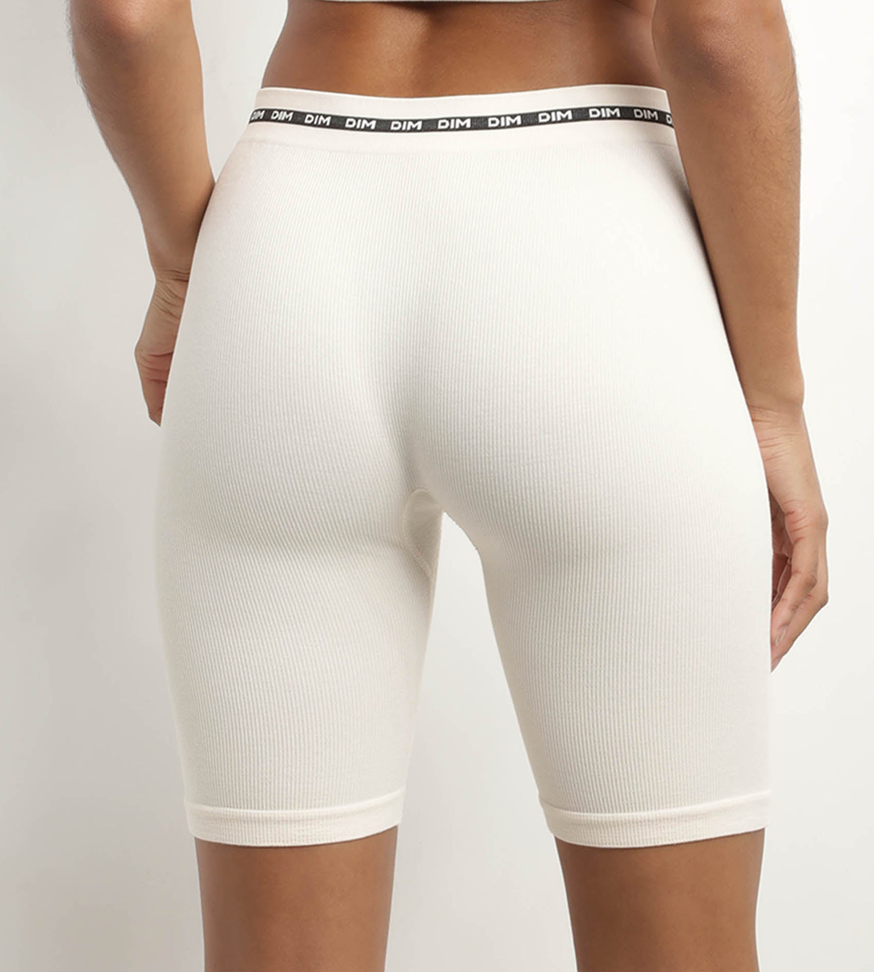 dim-icons-seamless-cycliste-femme-en-modal-polyamide-c-tel-beige-ivoire image 2