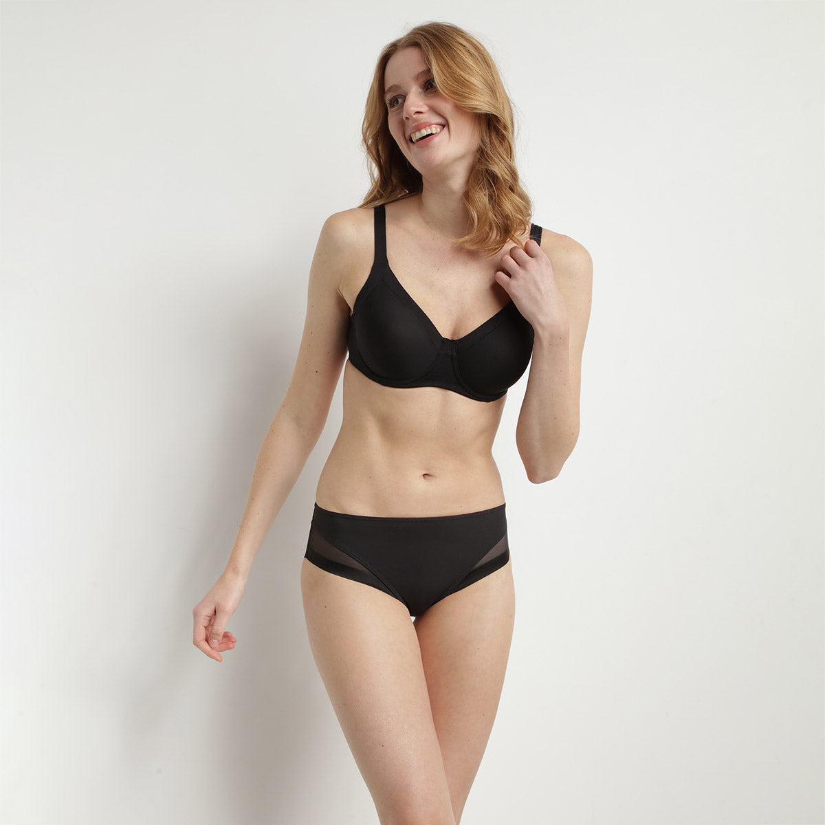 dim-generous-slip-femme-microfibre-et-tulle-noir image 3