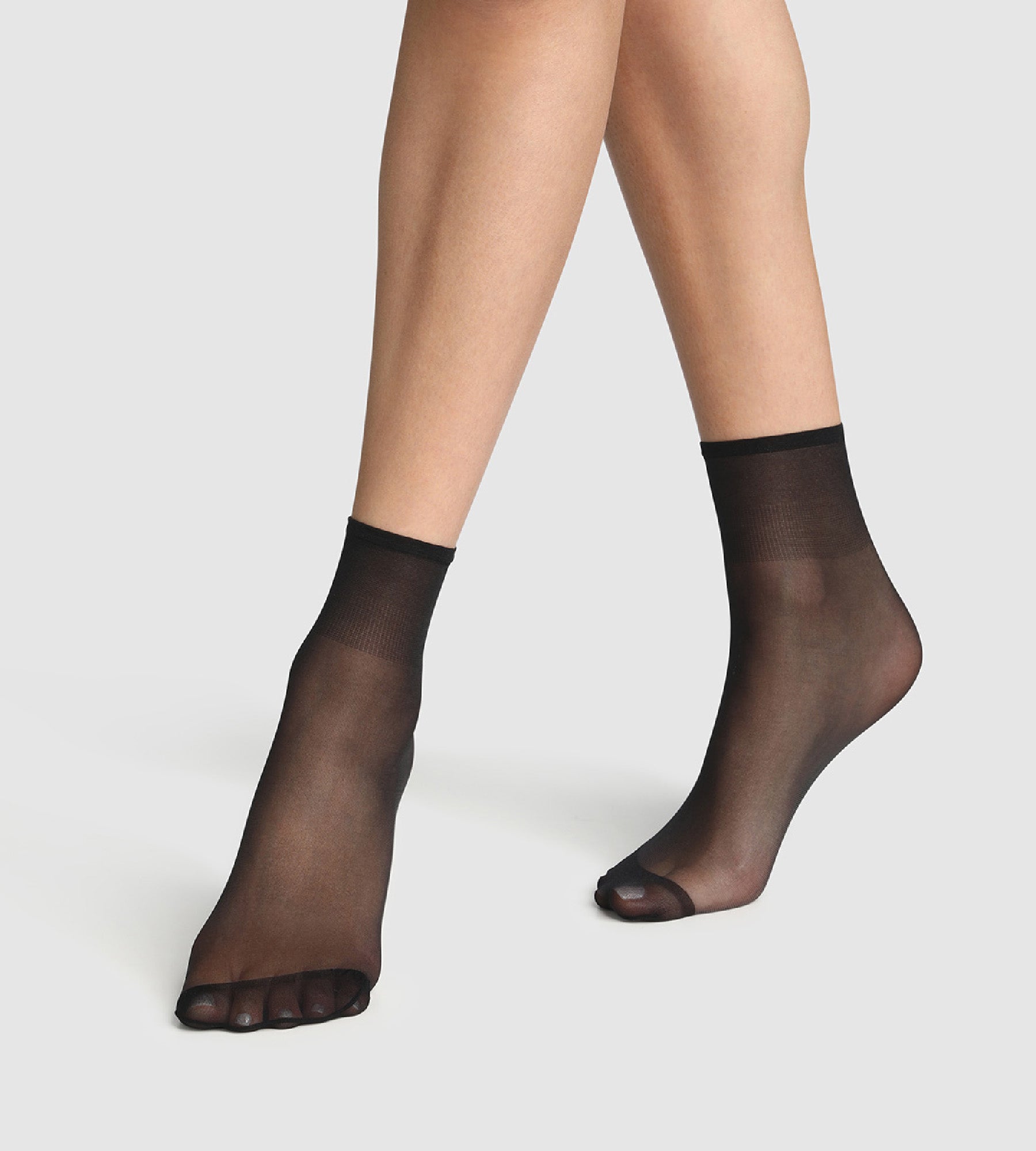 dim-sublim-14d-lot-de-2-socquettes-noires-iris-es-femme image 1