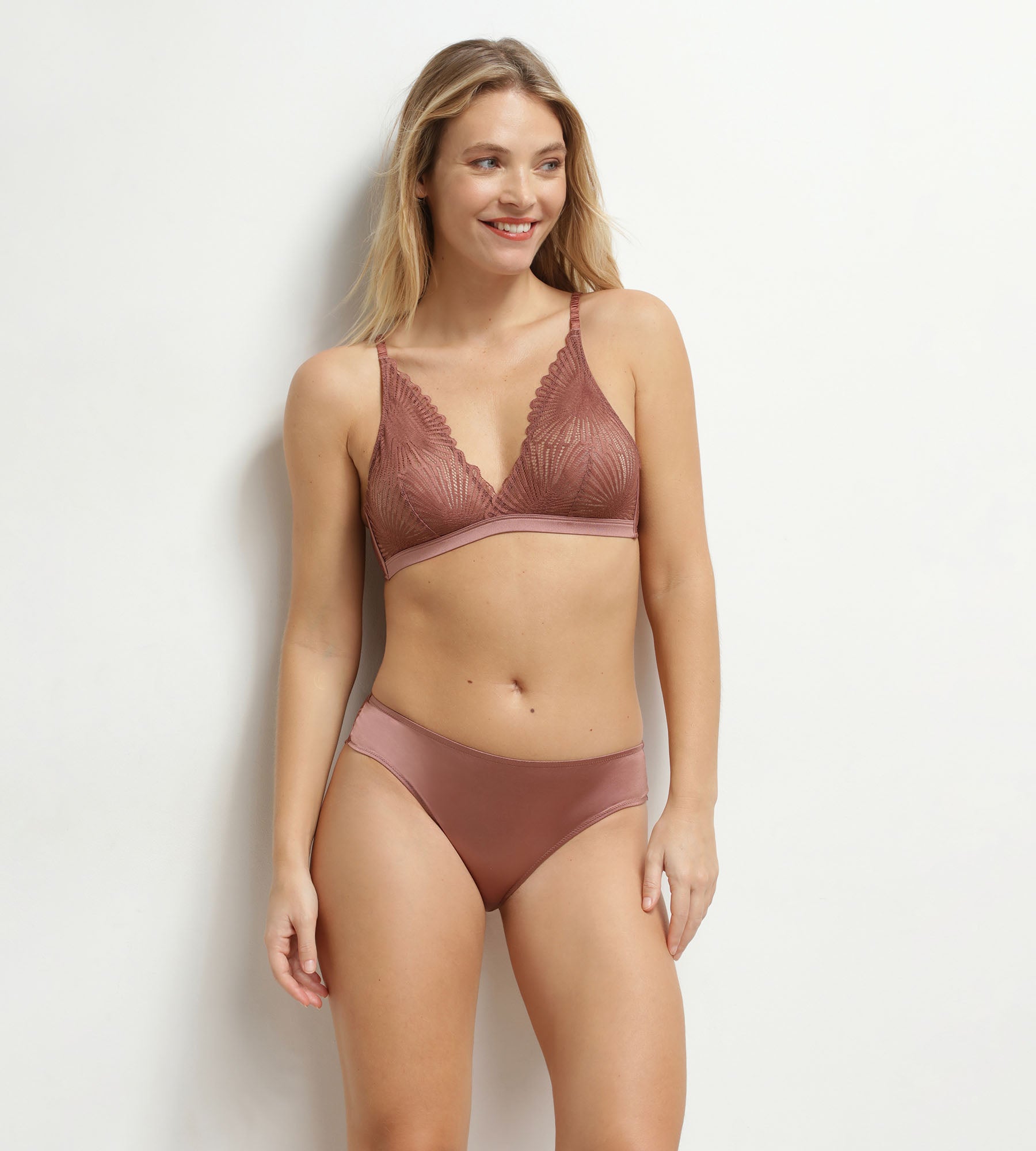 dim-chocolove-culotte-satin-dentelle-florale-marron image 3