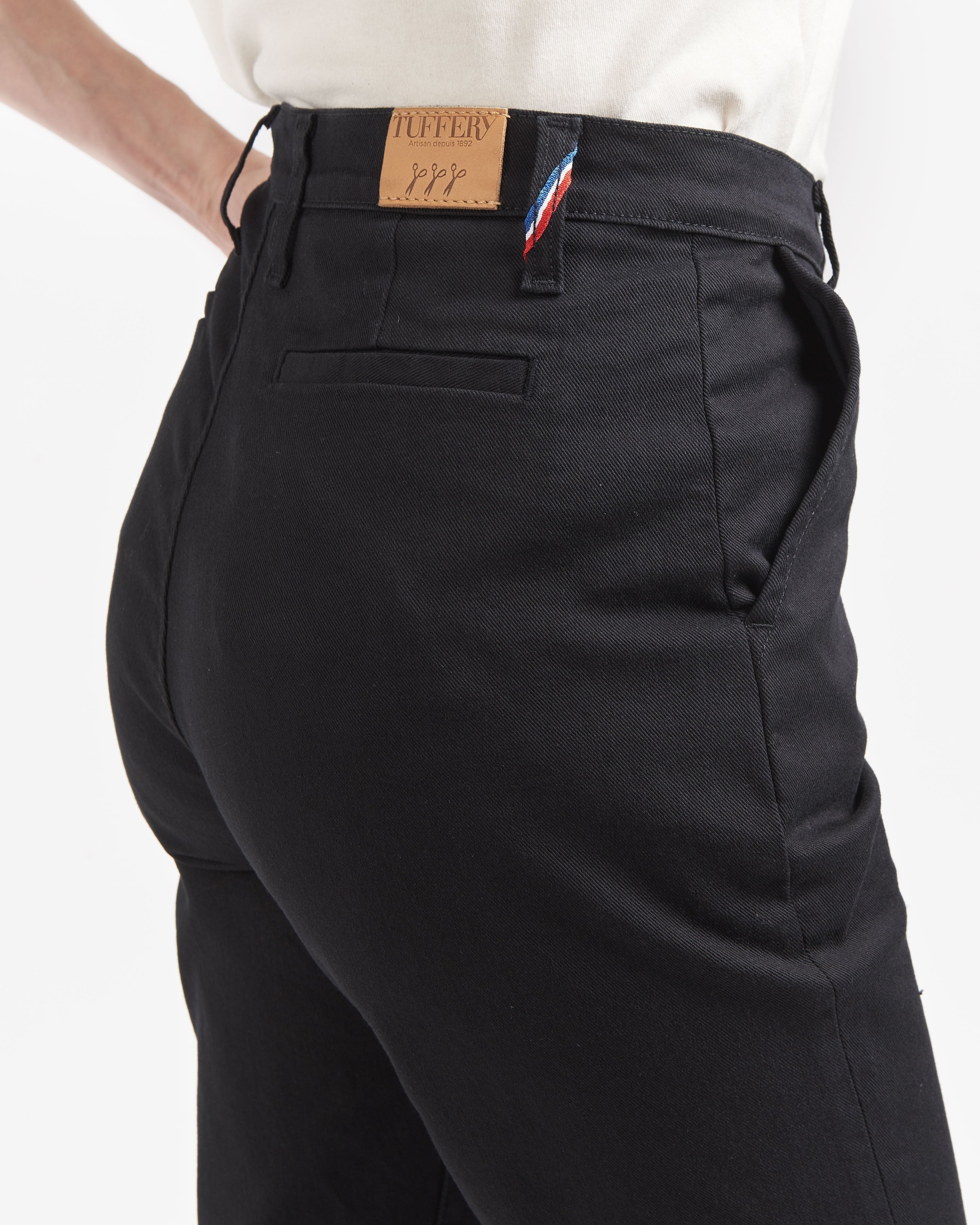 atelier-tuffery-l-onie-chino-femme-taille-haute-noir image 5
