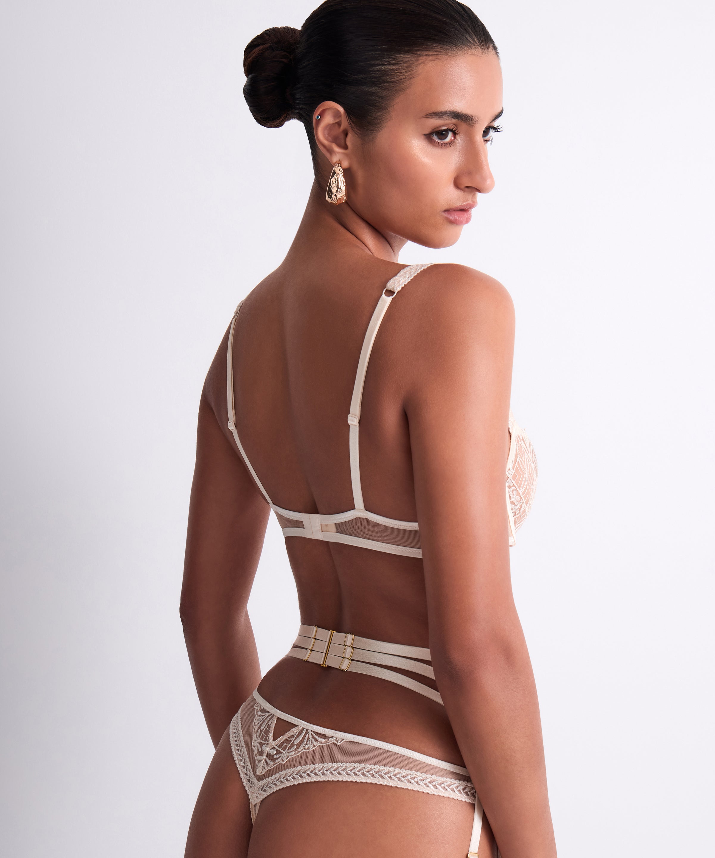 aubade-iconic-calypso-dune-serre-taille-sculptant-busc image 4