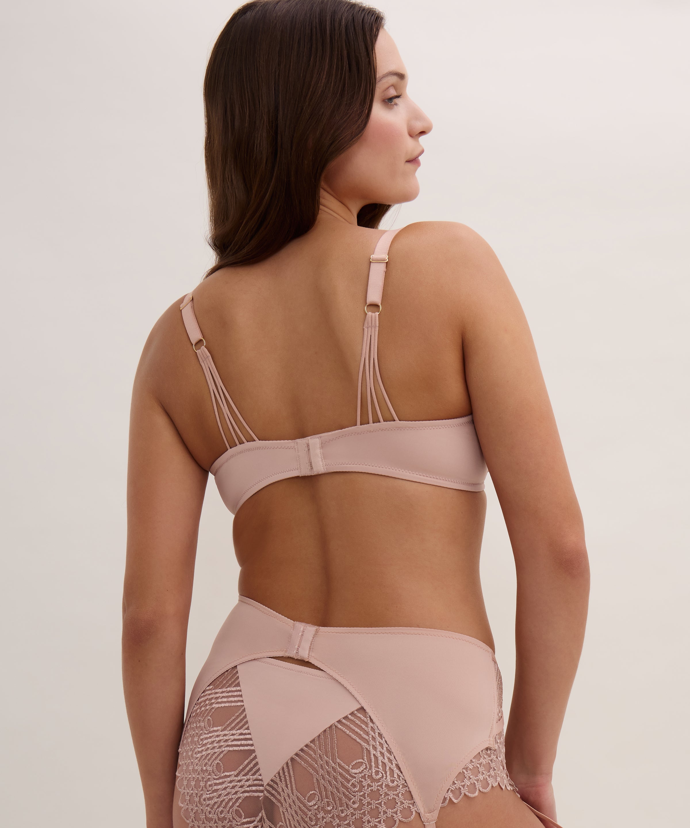 aubade-loge-du-d-sir-porte-jarretelles-misty-blush-broderie-fran-aise-graphique- image 6