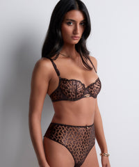 aubade-crazy-in-love-soutien-gorge-demi-corbeille-marron-satin image 4