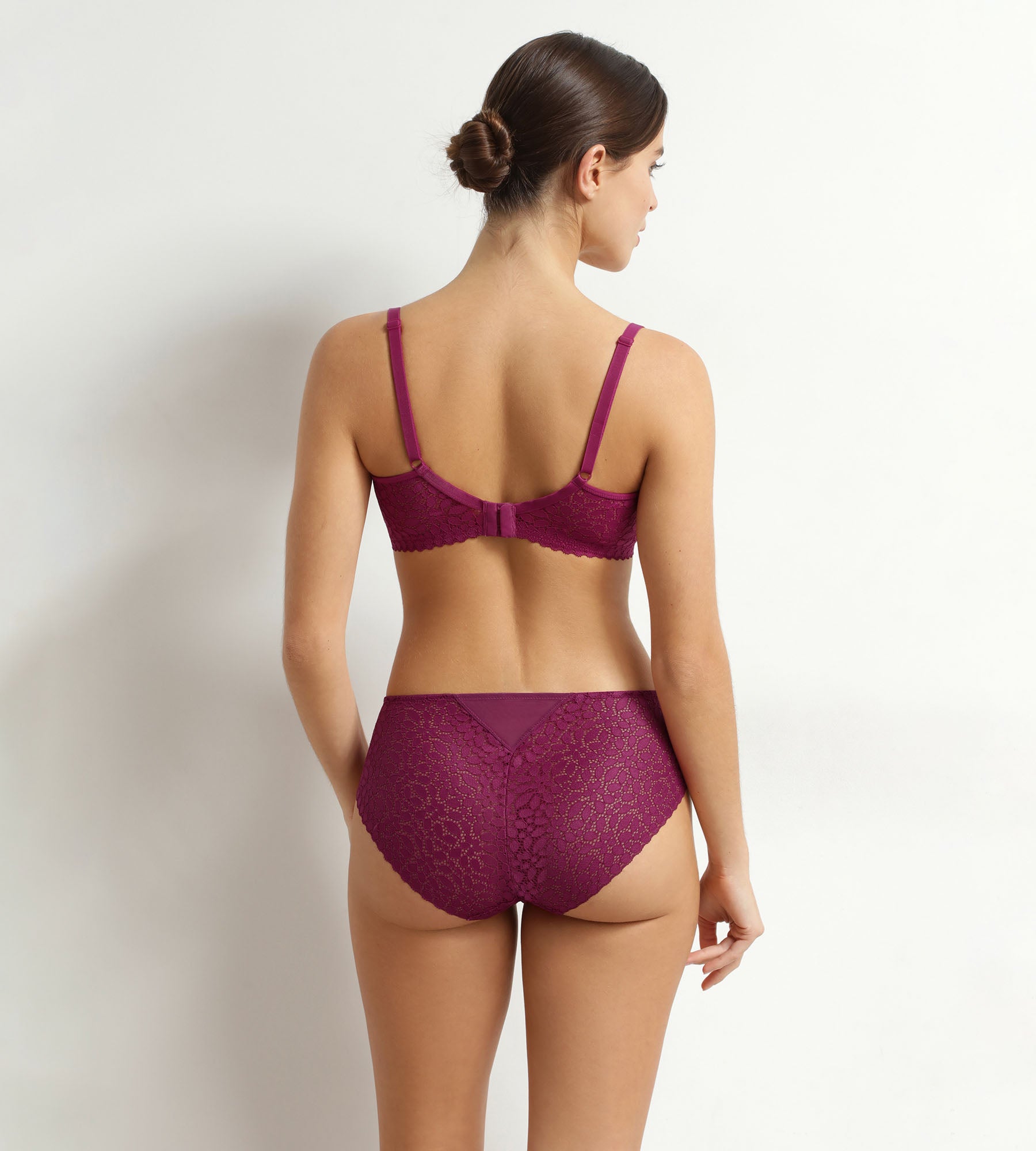 dim-daily-dentelle-soutien-gorge-triangle-sans-armatures-fruits-rouges image 4
