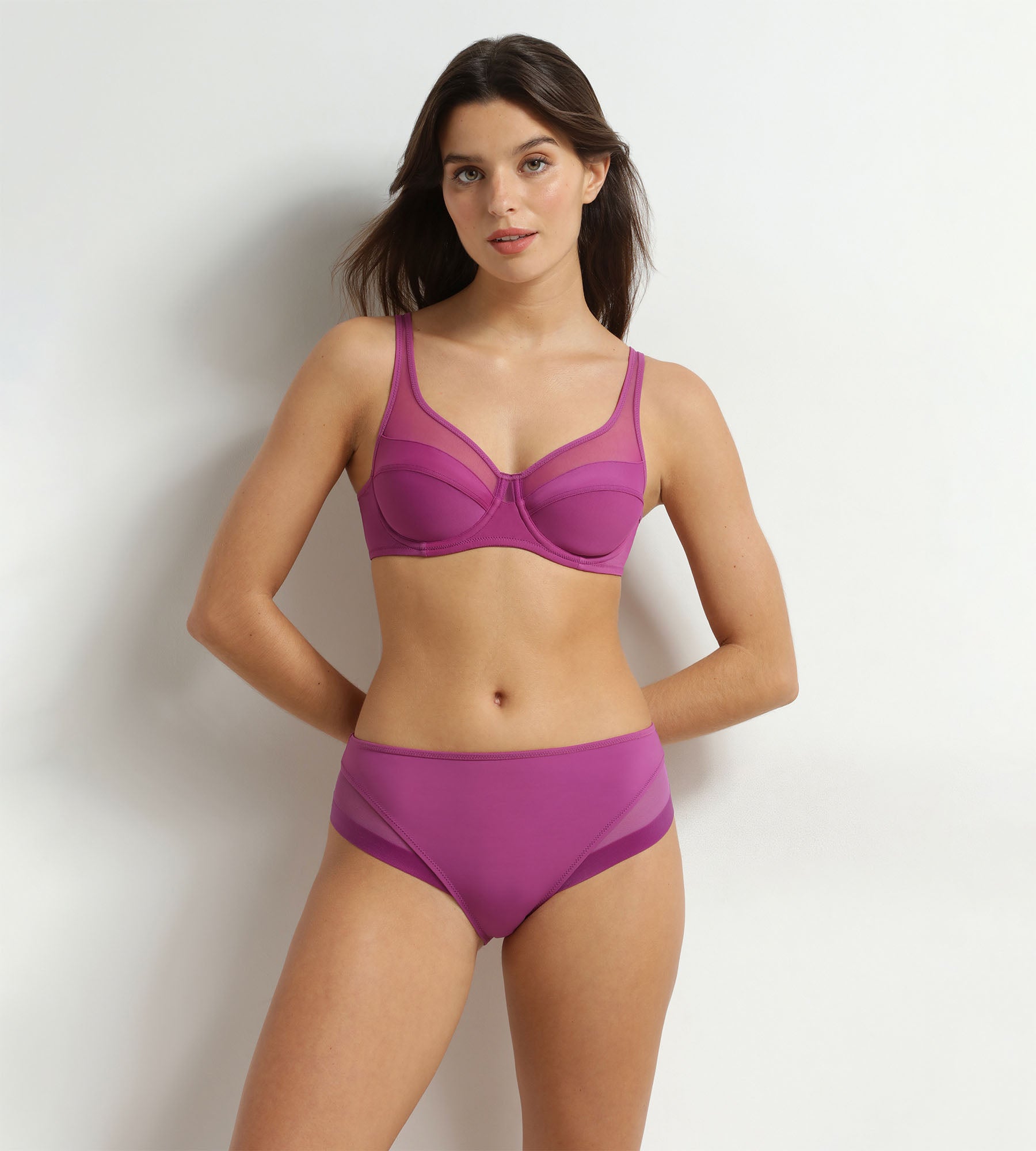 dim-generous-culotte-femme-microfibre-et-tulle-violet-cassis image 3