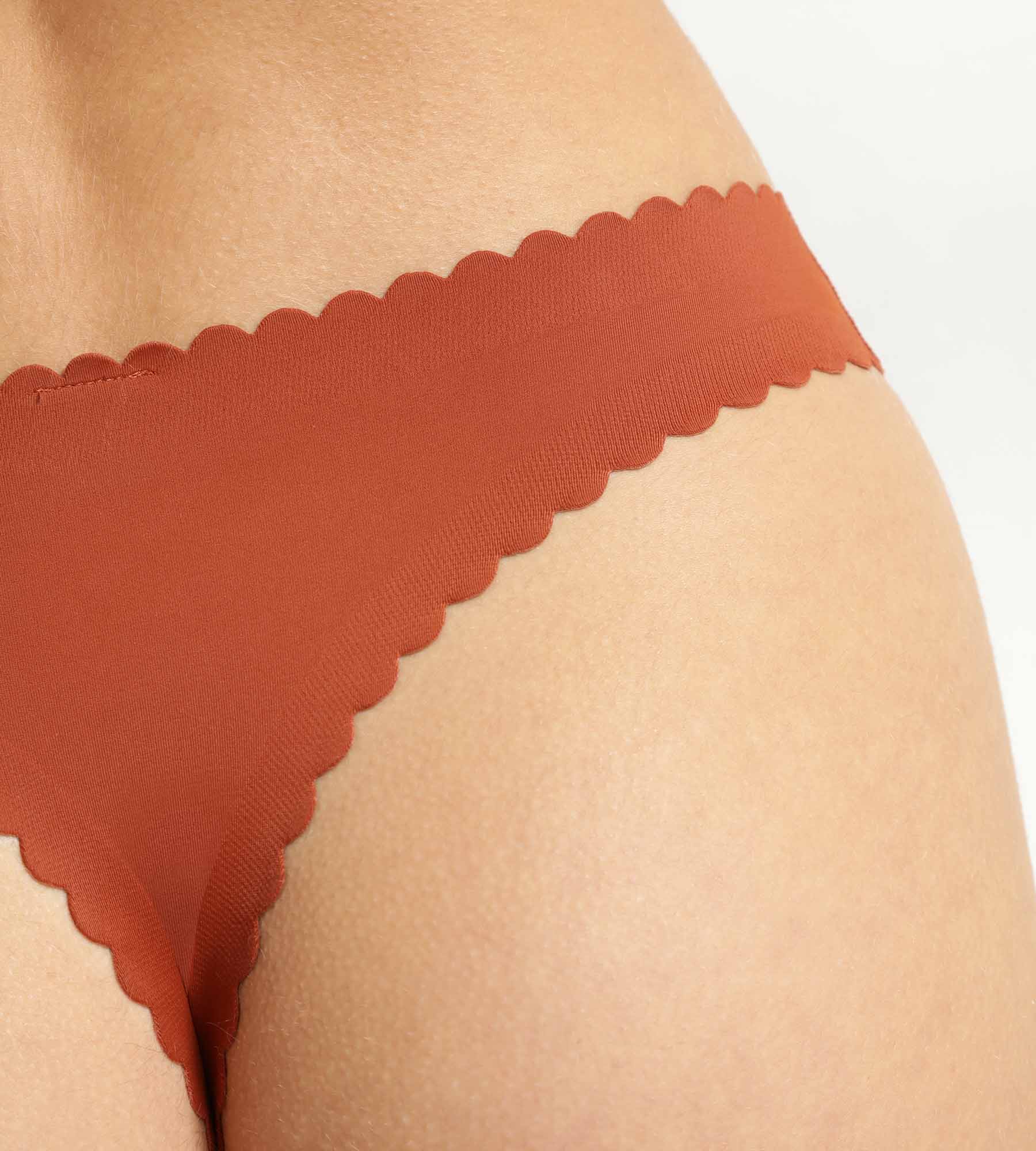 dim-body-touch-string-microfibre-brun-cannelle-invisible image 6