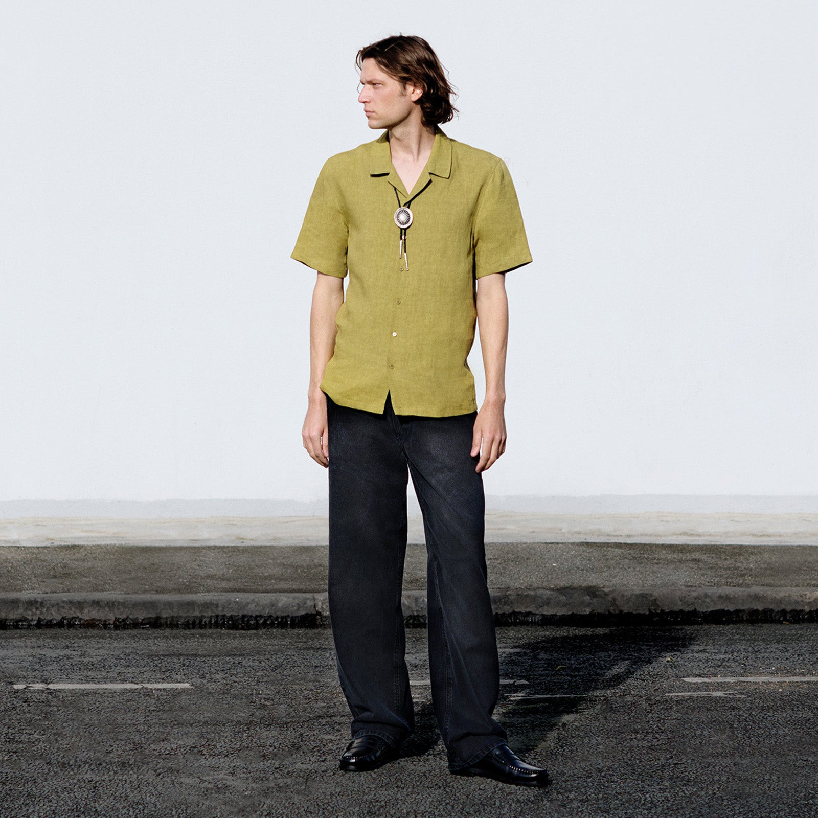 atelier-tuffery-anduze-chemisette-homme-droite-olive-en-lin image 2