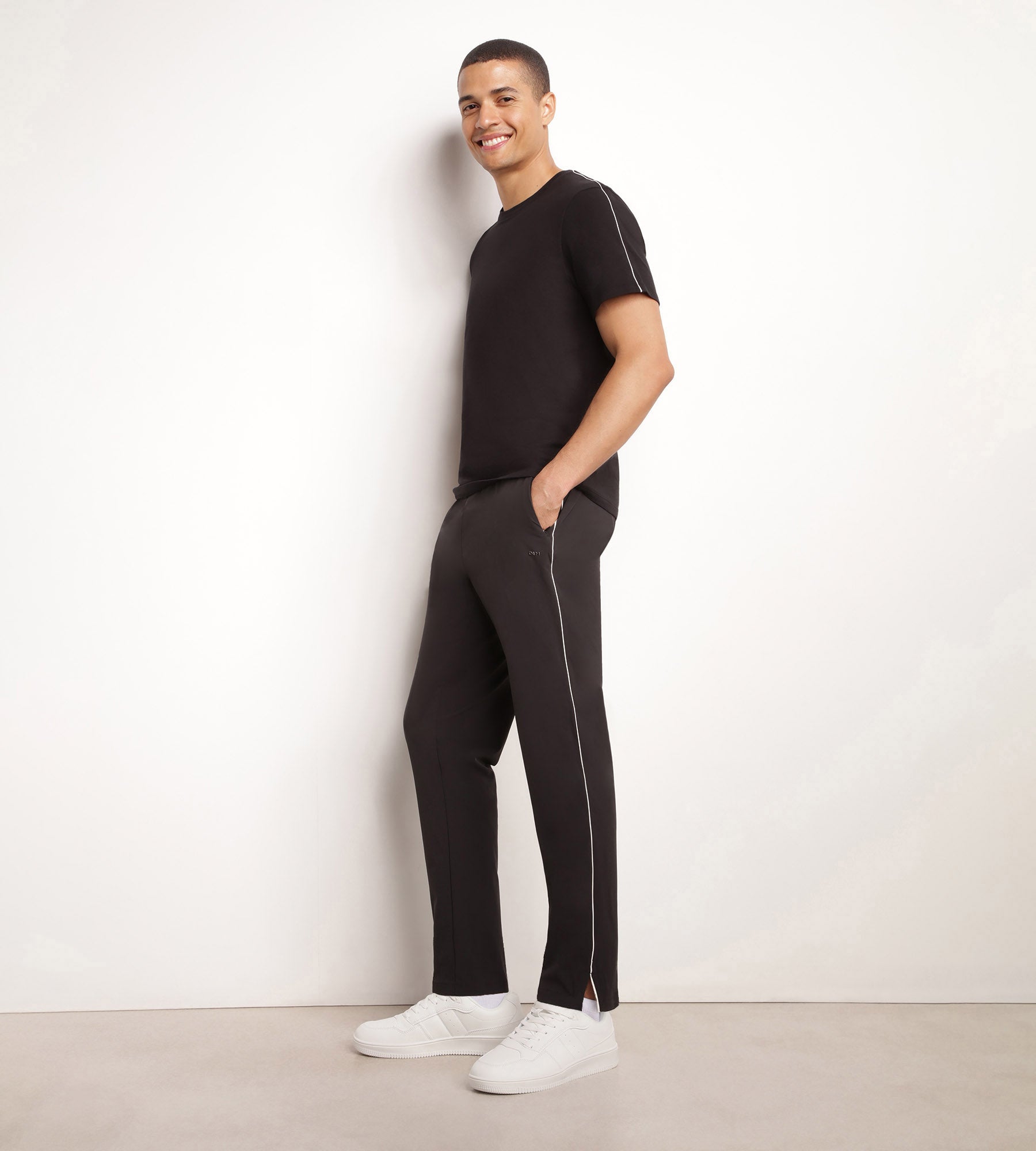 dim-move-pantalon-de-sport-chino-homme-jersey-stretch-noir image 3