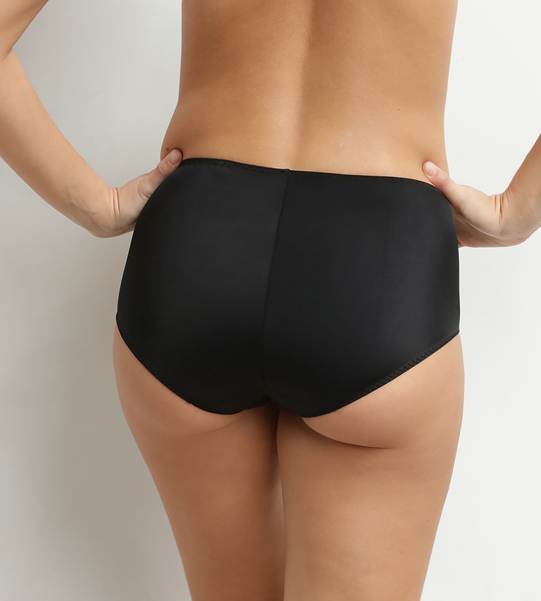 dim-silhouette-essentiel-culotte-ventre-plat-taille-haute-noire image 2