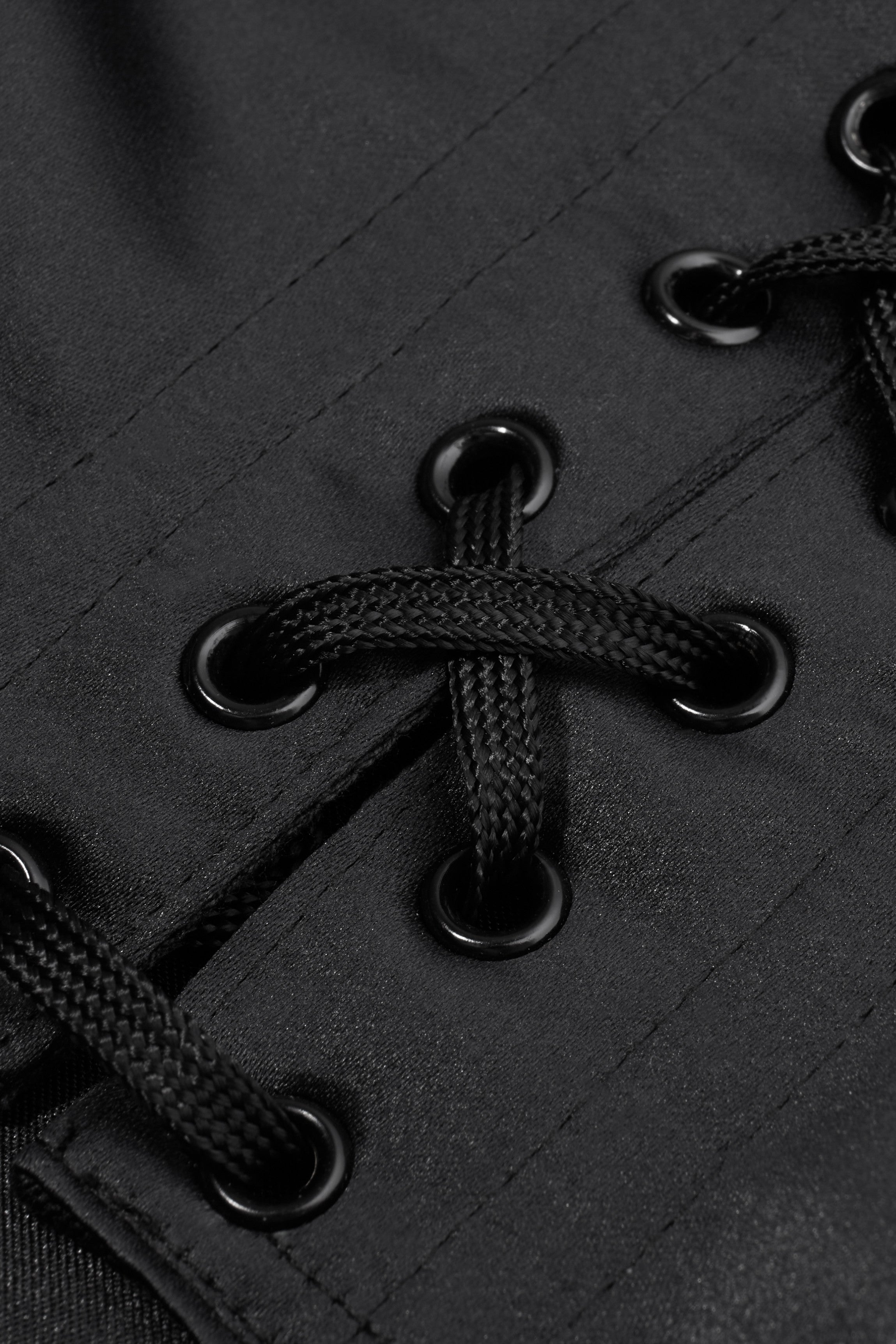 cadolle-crazy-horse-serre-taille-noir-satin image 3