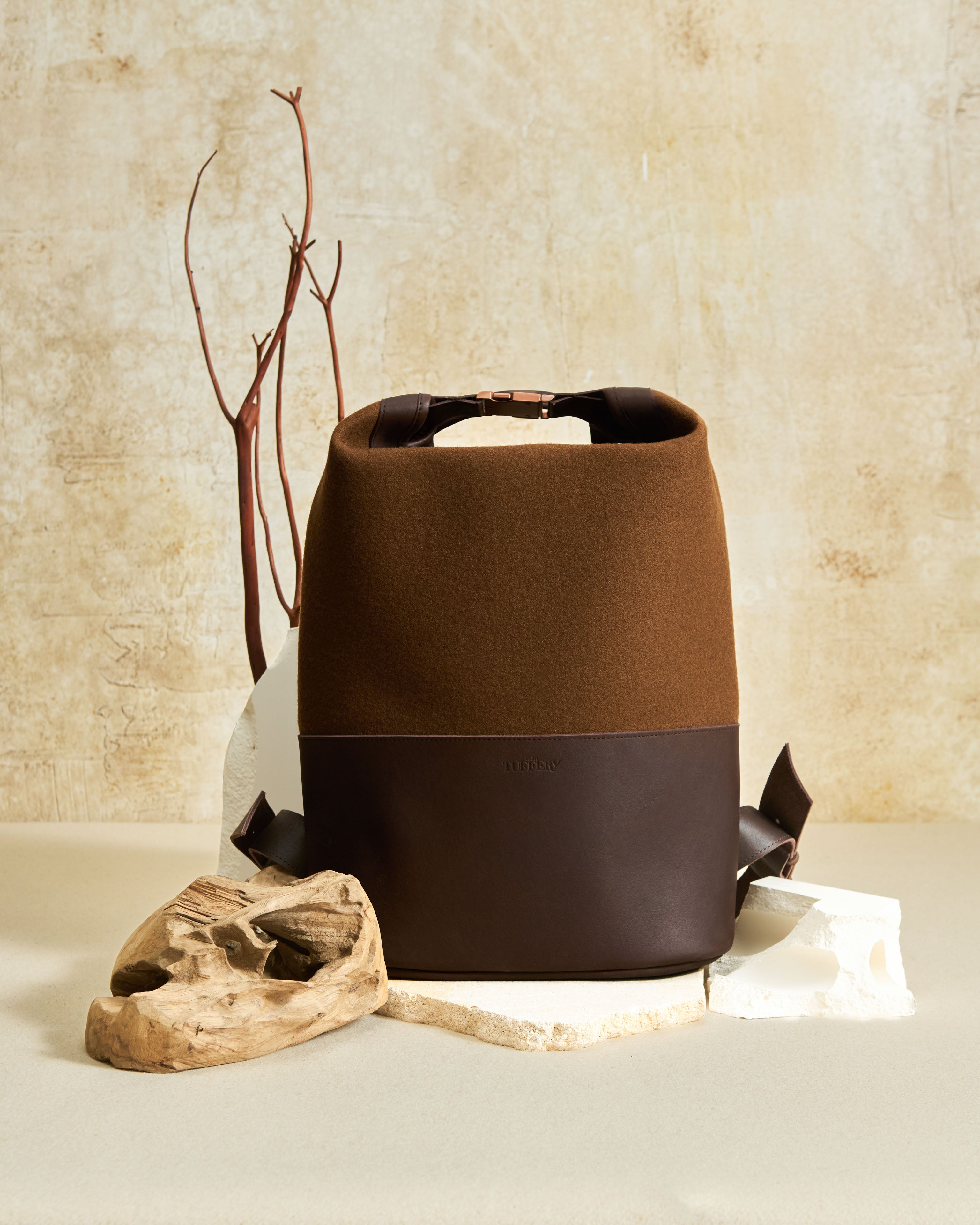 atelier-tuffery-sac-dos-cuir-laine-fran-aise-chocolat image 2