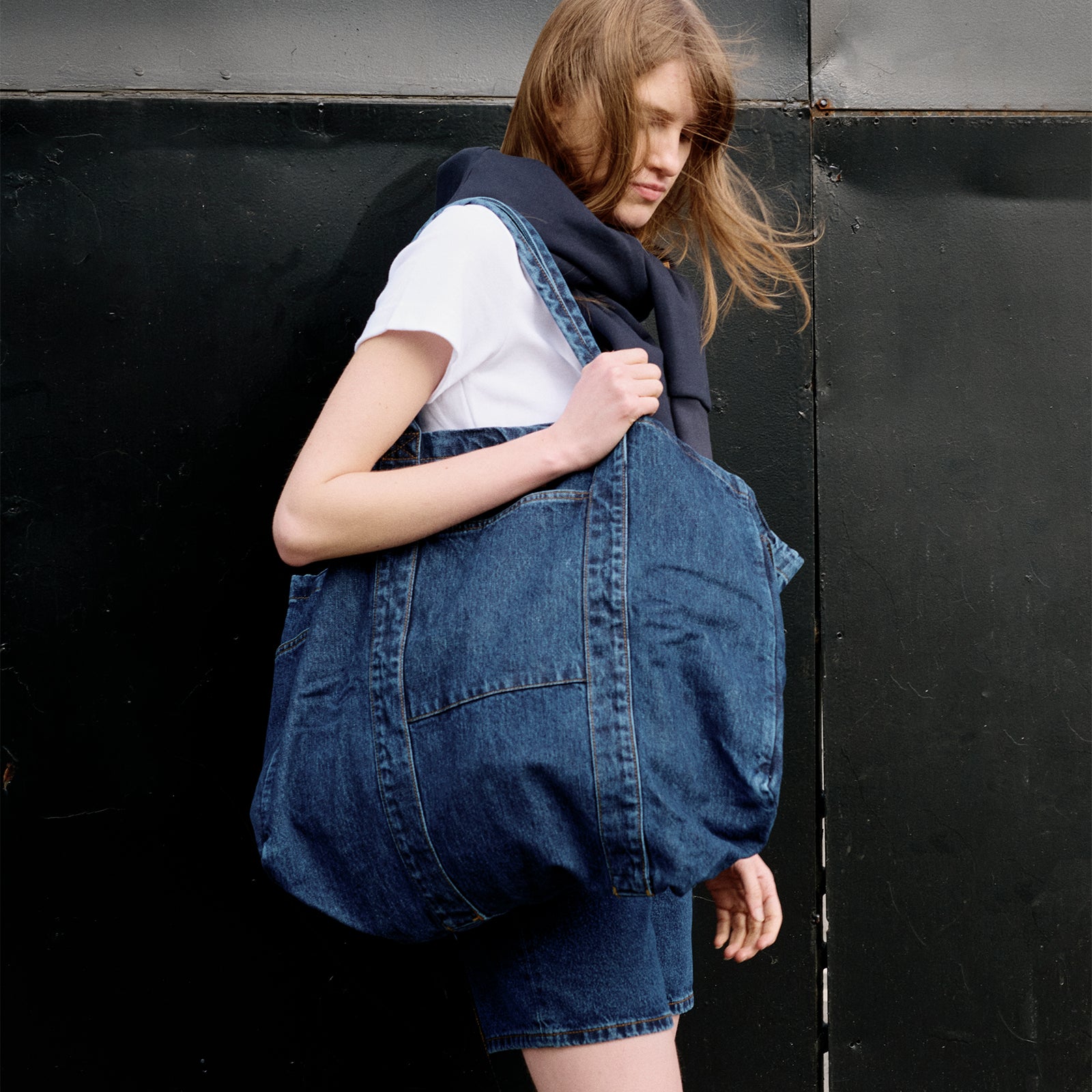 atelier-tuffery-sac-de-transport-xl-en-jean-denim image 2